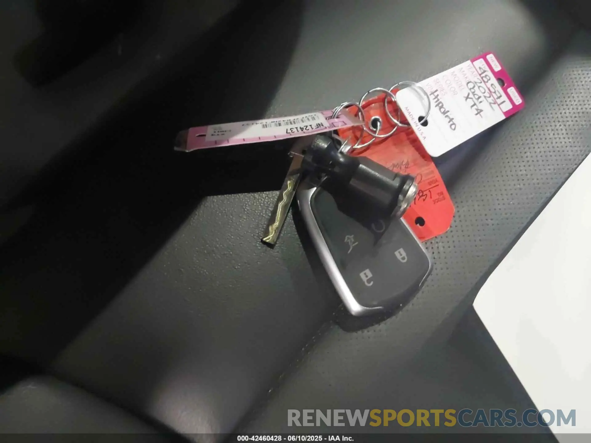 11 Photograph of a damaged car 1GYFZFR4XNF124137 CADILLAC XT4 2022