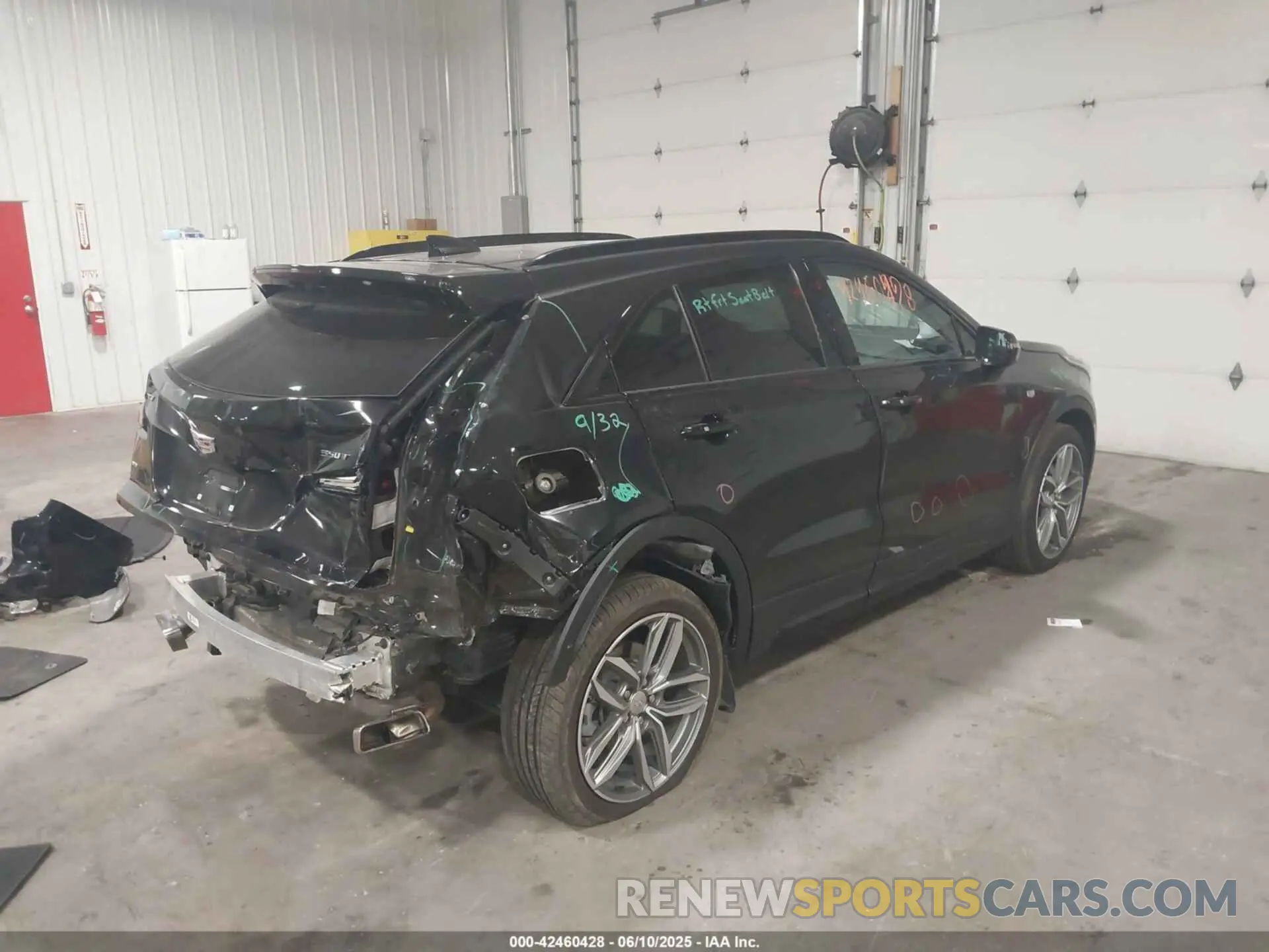 4 Photograph of a damaged car 1GYFZFR4XNF124137 CADILLAC XT4 2022