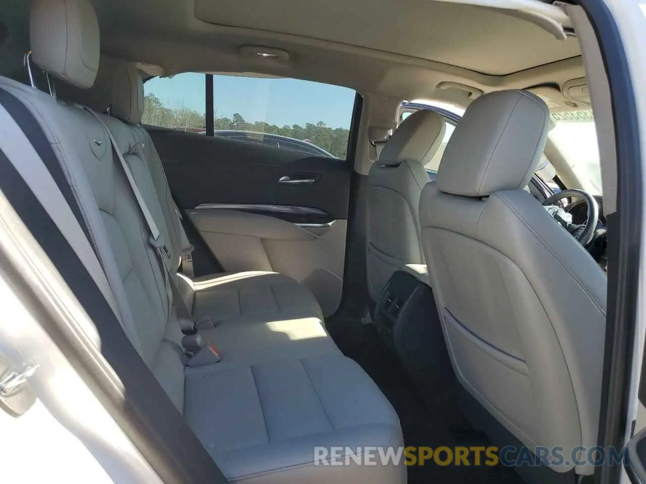 11 Photograph of a damaged car 1GYAZAR43PF122536 CADILLAC XT4 2023