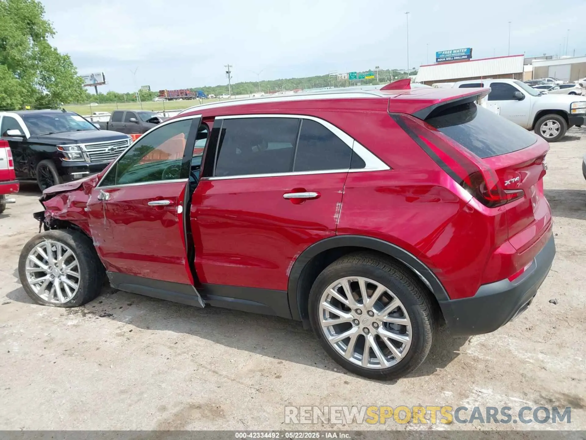 14 Photograph of a damaged car 1GYAZAR47PF133023 CADILLAC XT4 2023