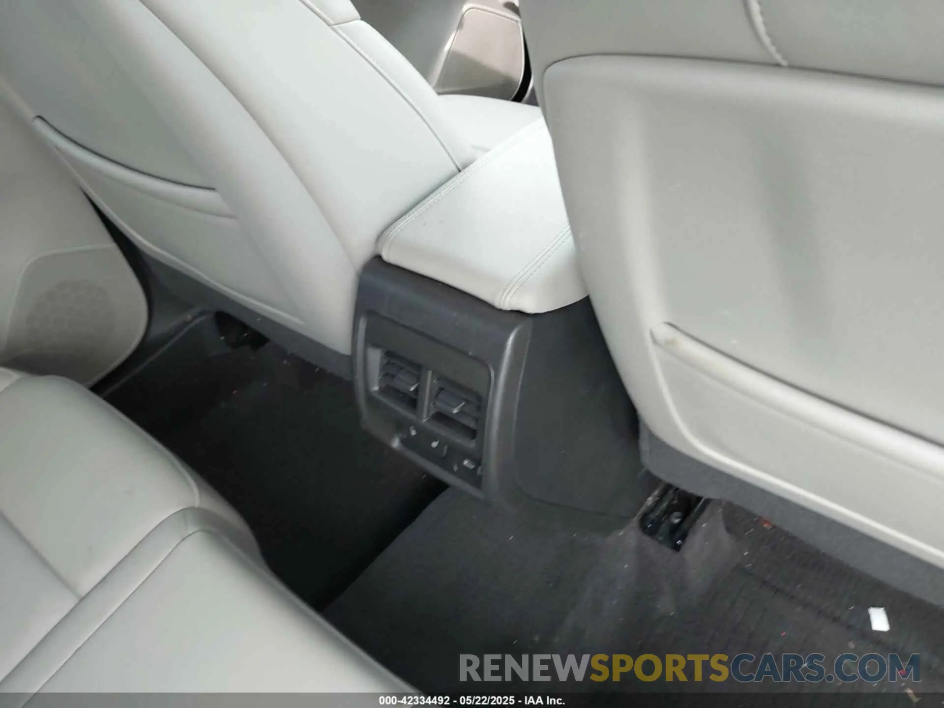 8 Photograph of a damaged car 1GYAZAR47PF133023 CADILLAC XT4 2023
