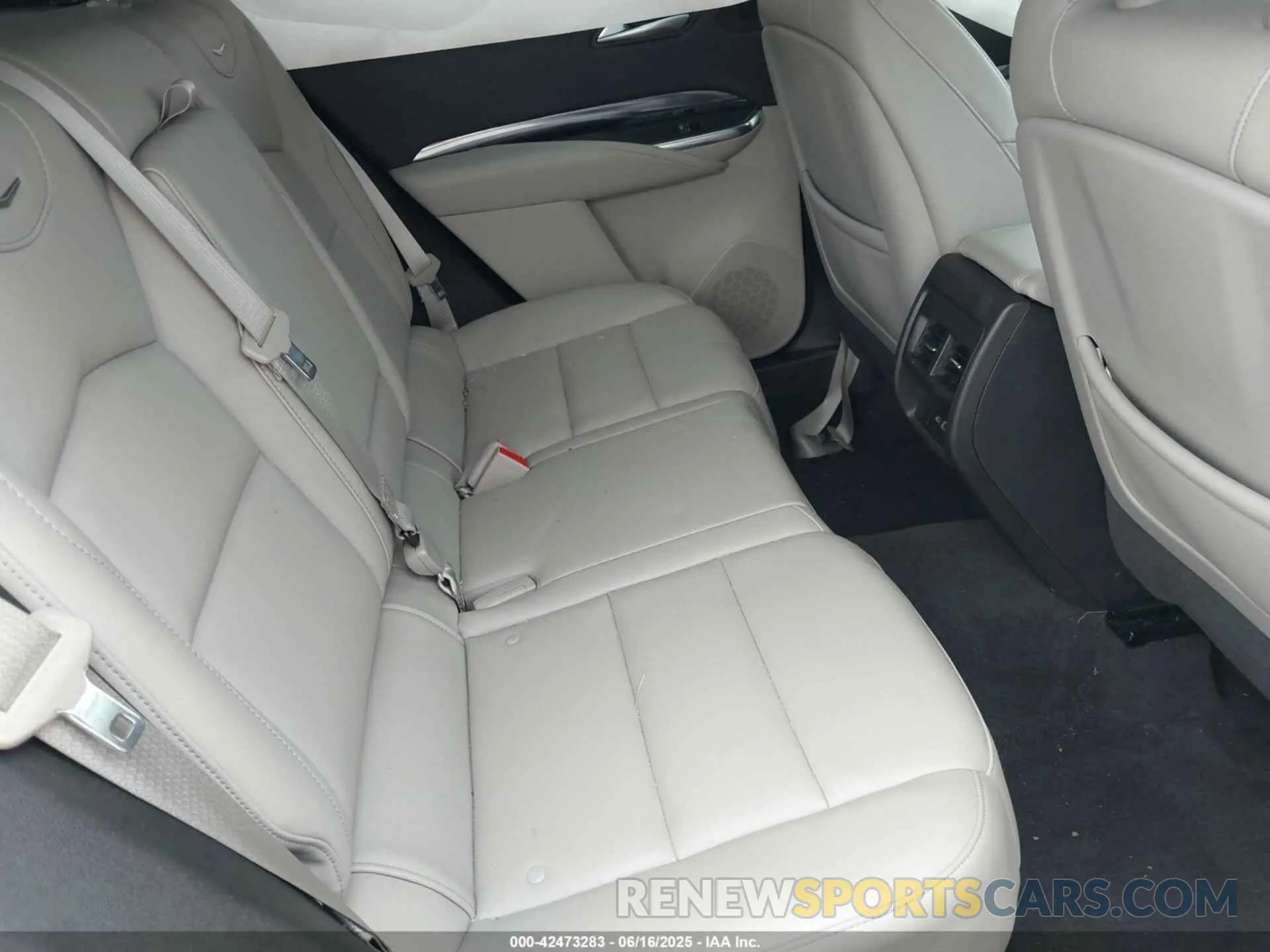 8 Photograph of a damaged car 1GYAZAR47PF134530 CADILLAC XT4 2023