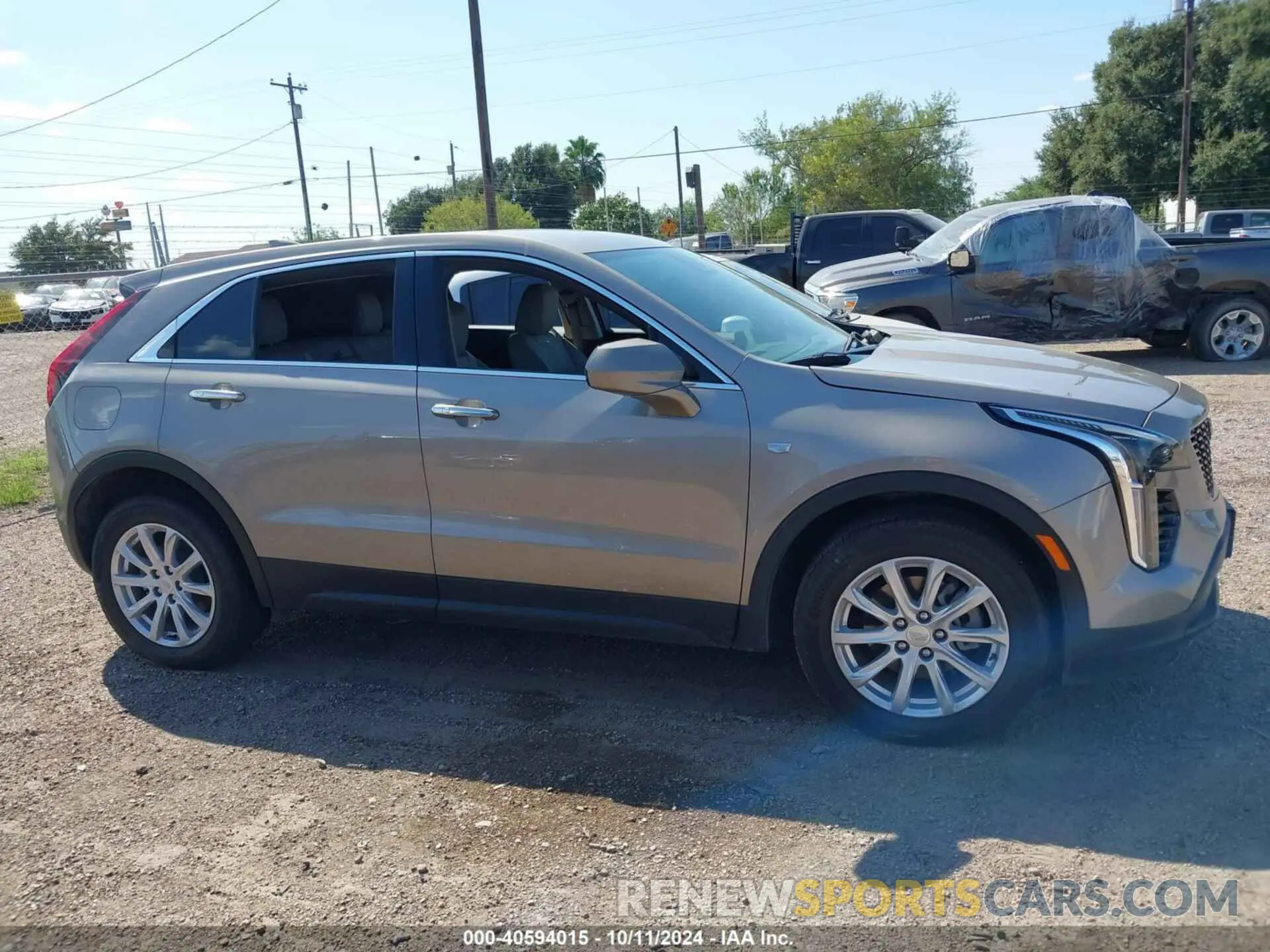 12 Photograph of a damaged car 1GYAZAR4XPF116698 CADILLAC XT4 2023