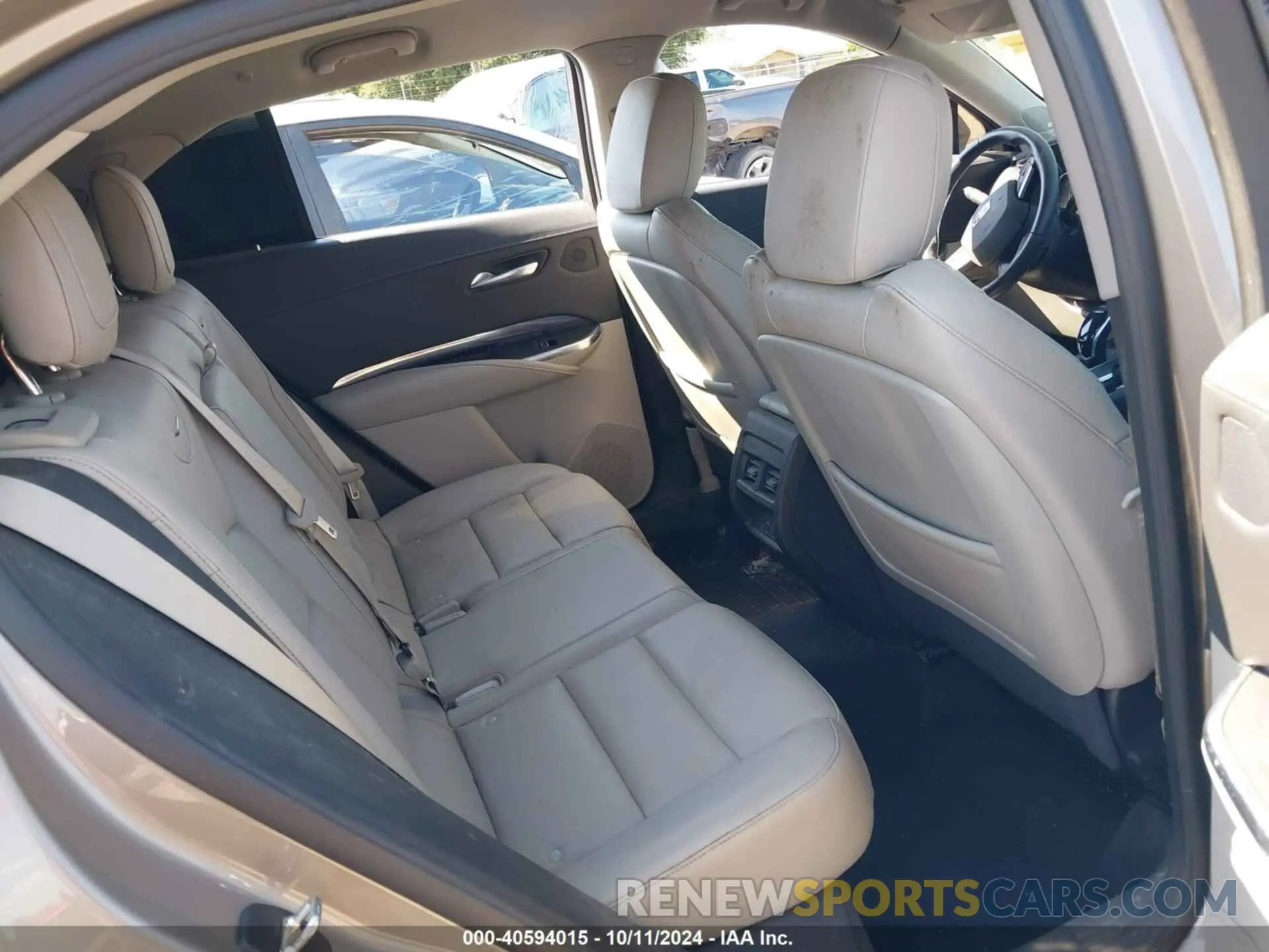 8 Photograph of a damaged car 1GYAZAR4XPF116698 CADILLAC XT4 2023