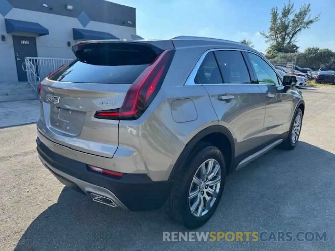 3 Photograph of a damaged car 1GYFZDR40PF108407 CADILLAC XT4 2023