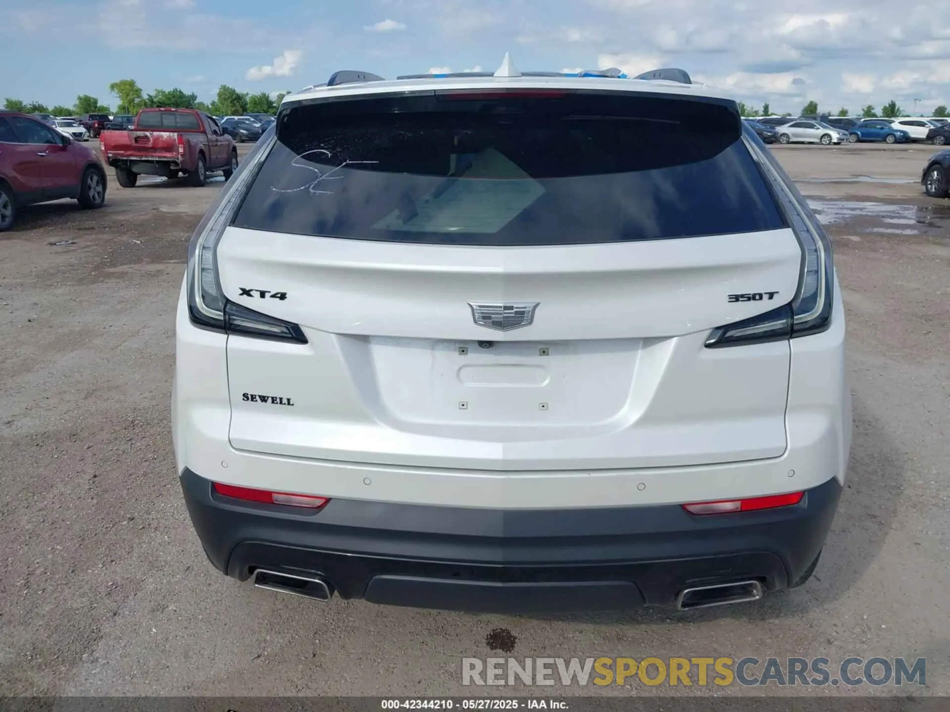 17 Photograph of a damaged car 1GYFZER46PF109082 CADILLAC XT4 2023