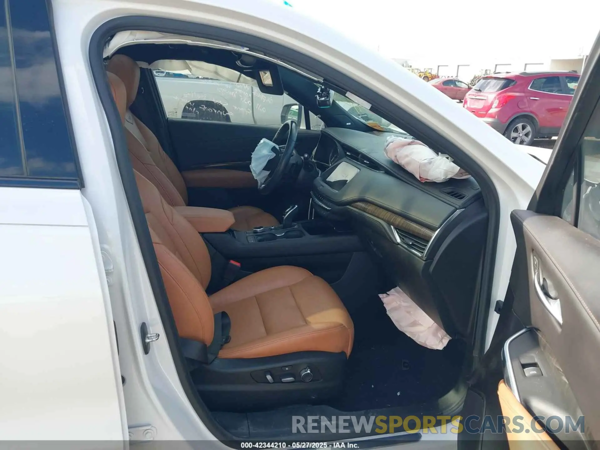 5 Photograph of a damaged car 1GYFZER46PF109082 CADILLAC XT4 2023