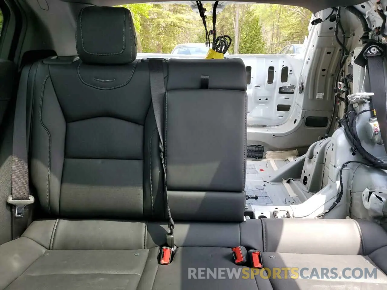 10 Photograph of a damaged car 1GYFZDR42RF162925 CADILLAC XT4 2024