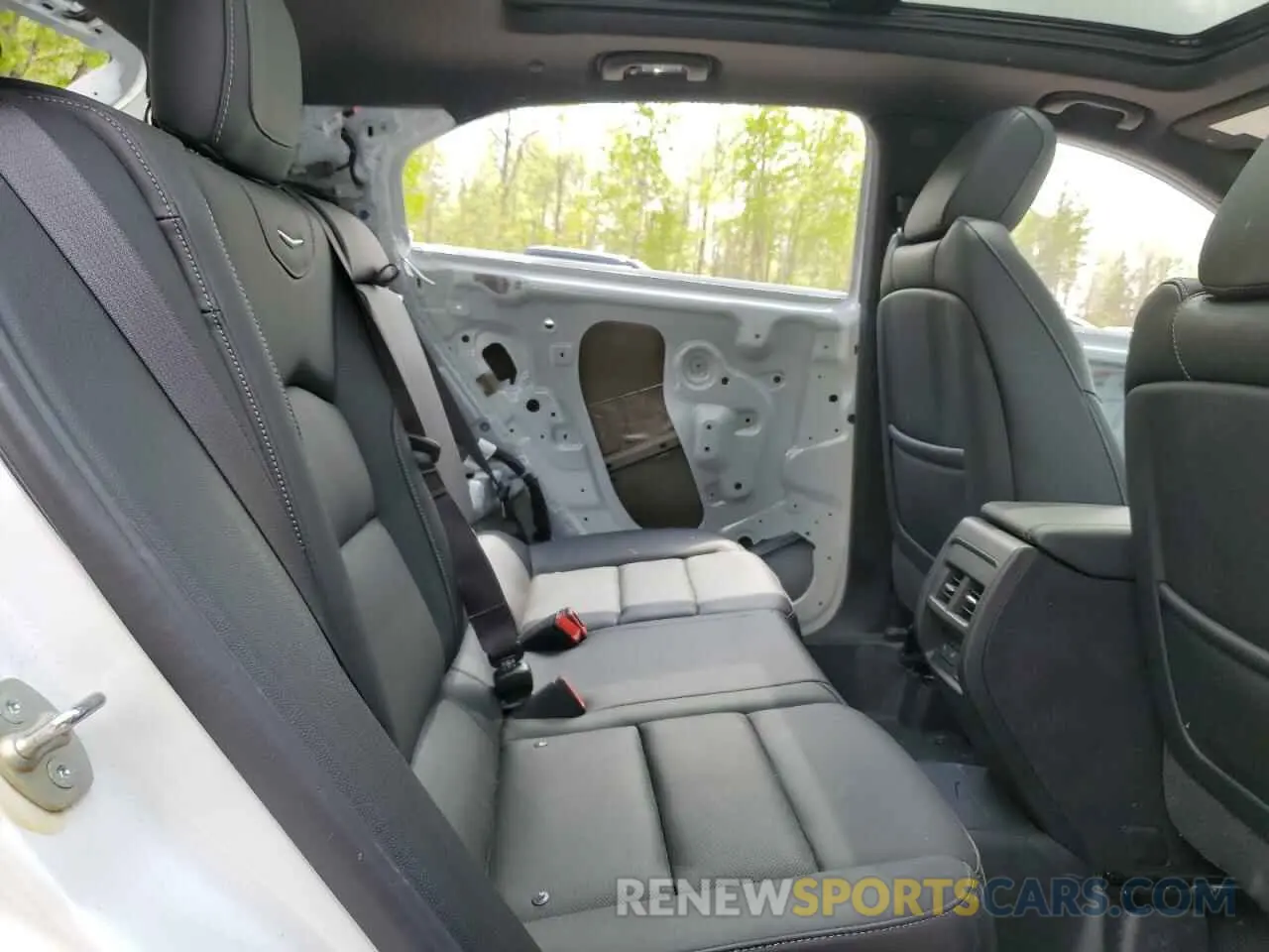 11 Photograph of a damaged car 1GYFZDR42RF162925 CADILLAC XT4 2024