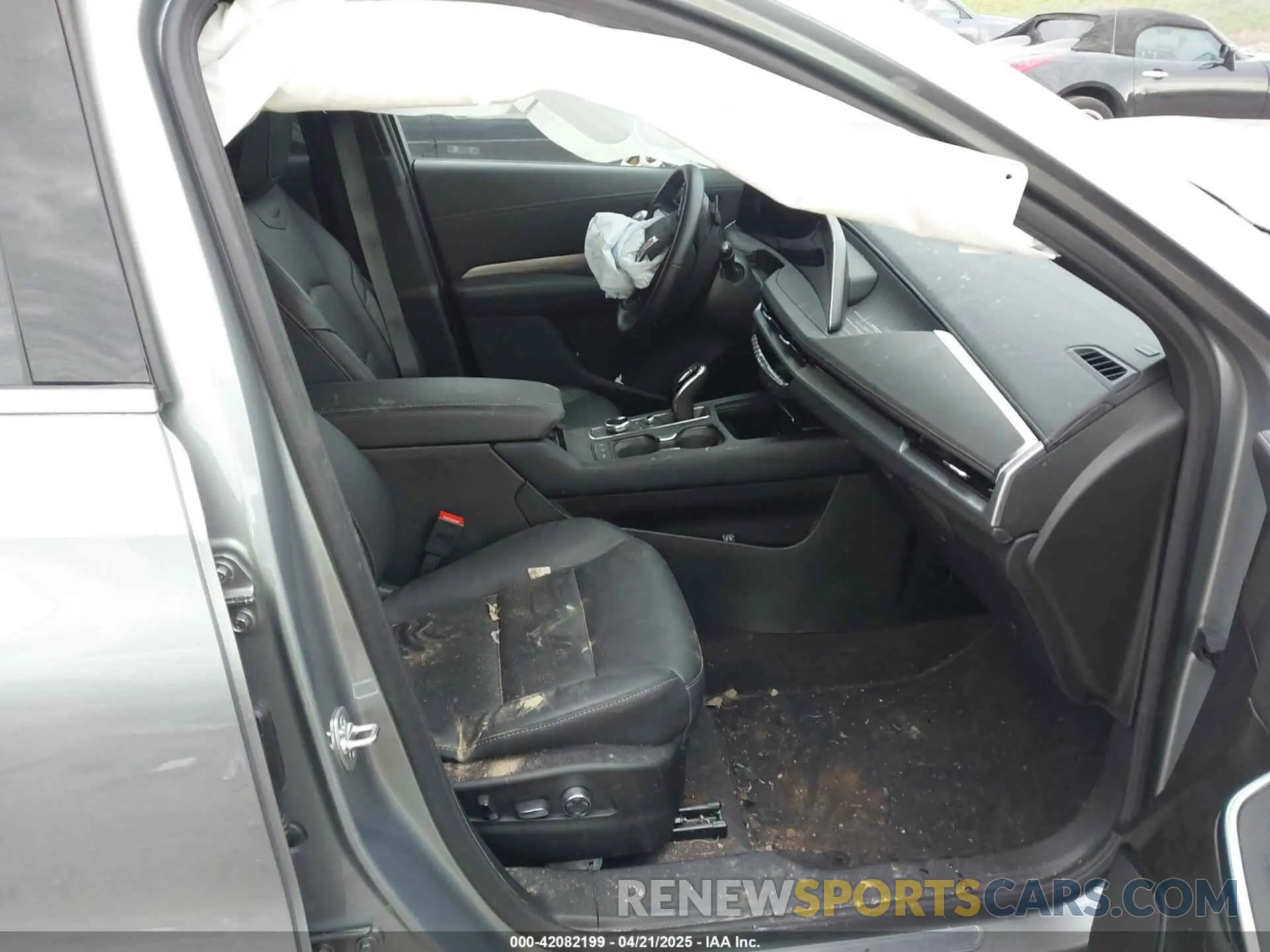 5 Photograph of a damaged car 1GYFZDR41SF131347 CADILLAC XT4 2025