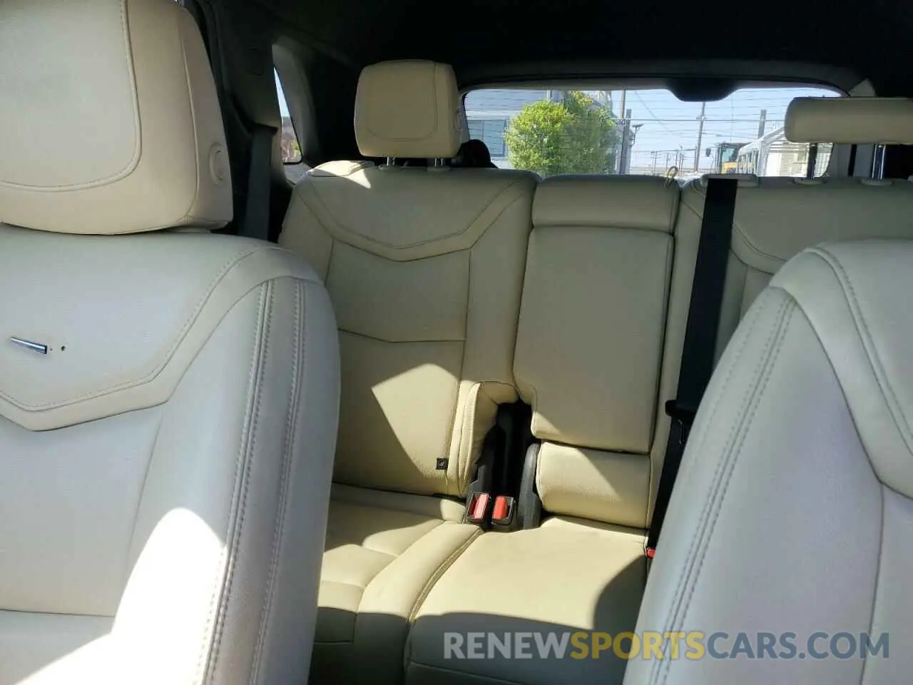 10 Photograph of a damaged car 1GYKNARS1KZ121732 CADILLAC XT5 2019