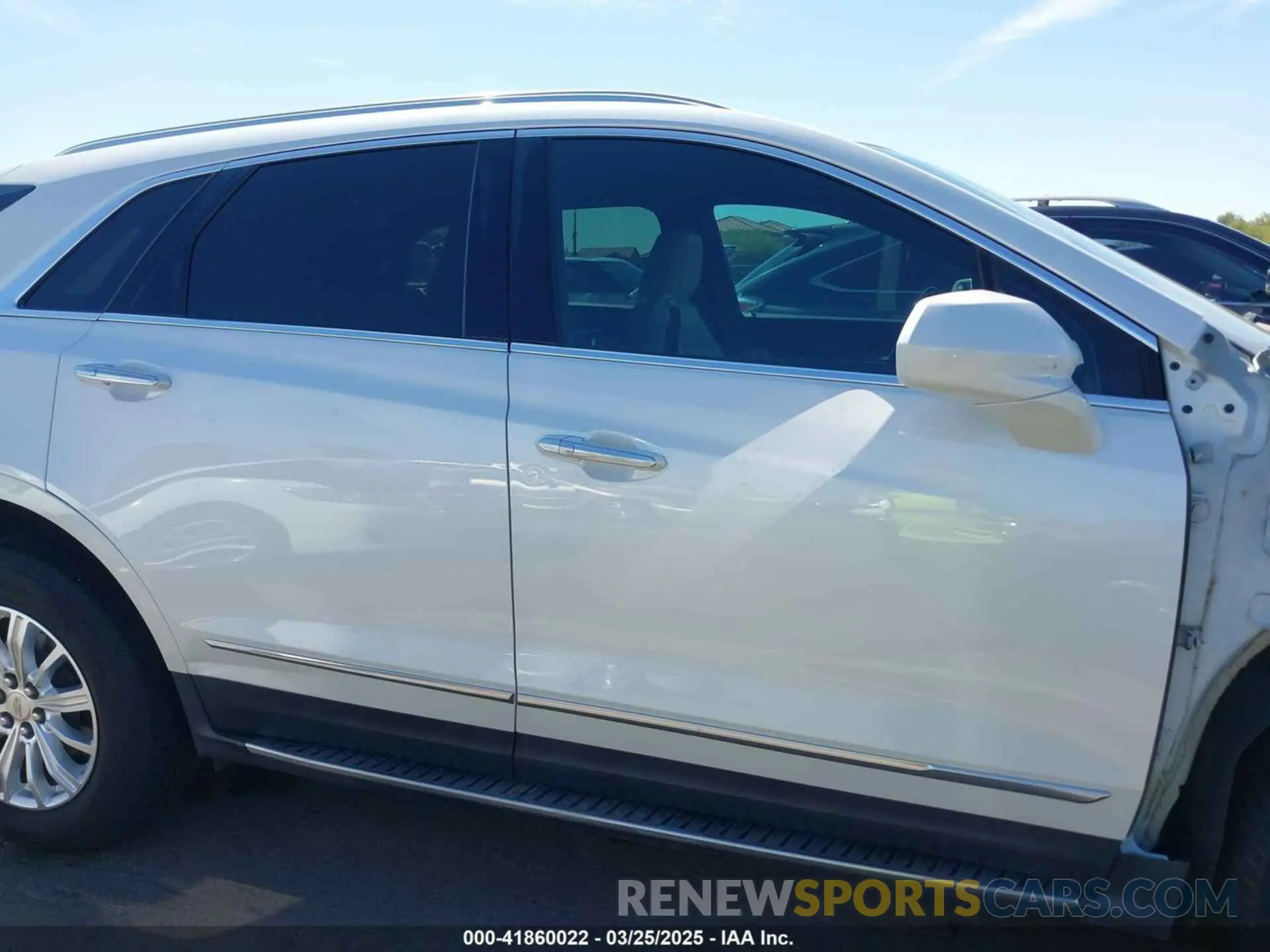 14 Photograph of a damaged car 1GYKNARS1KZ135419 CADILLAC XT5 2019