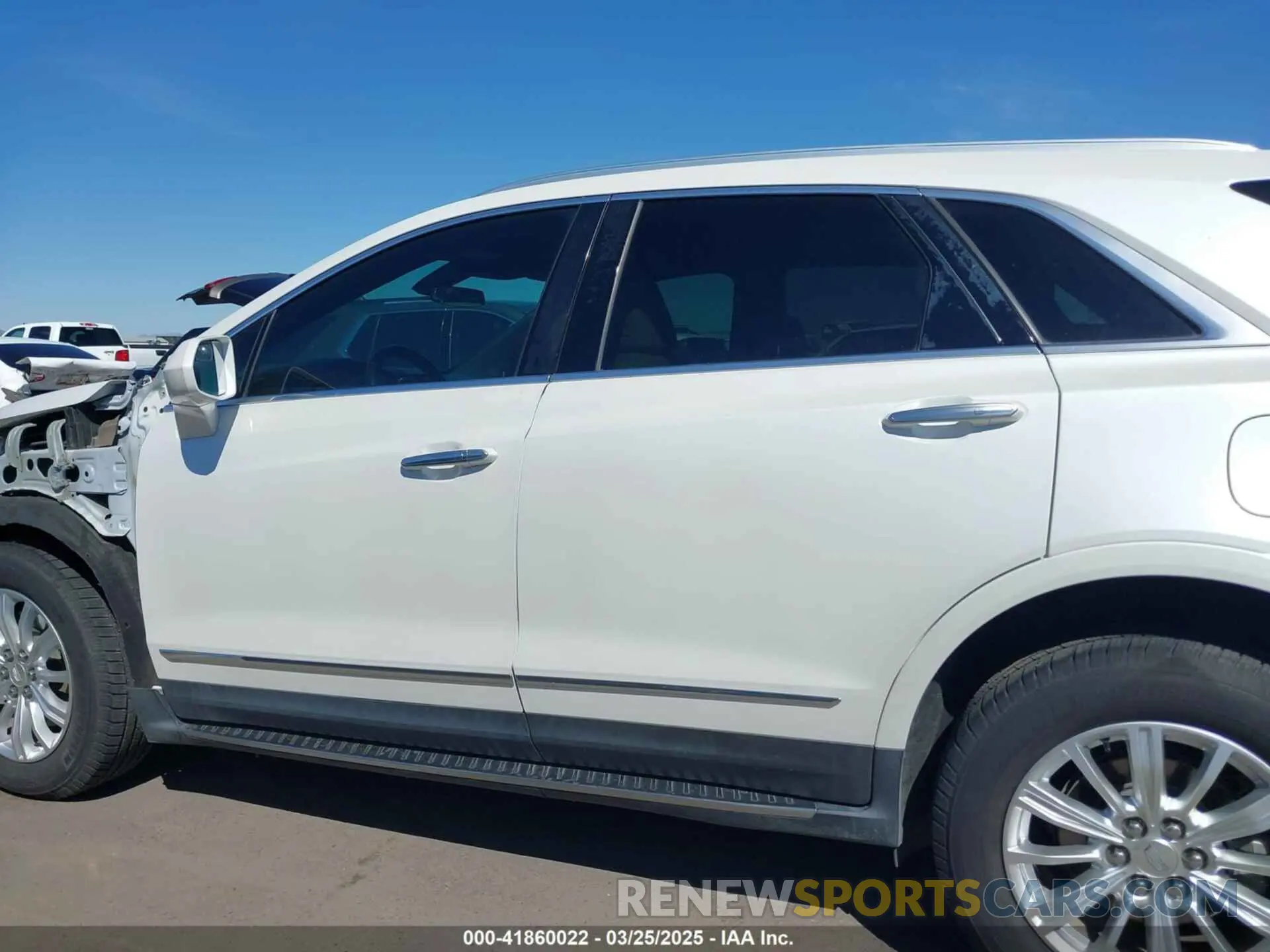 15 Photograph of a damaged car 1GYKNARS1KZ135419 CADILLAC XT5 2019