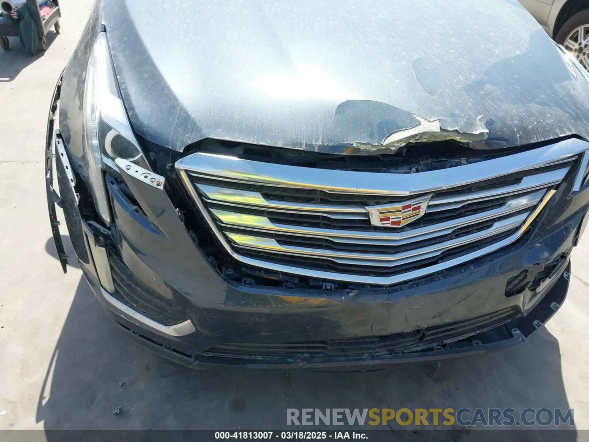 17 Photograph of a damaged car 1GYKNARS5KZ147296 CADILLAC XT5 2019