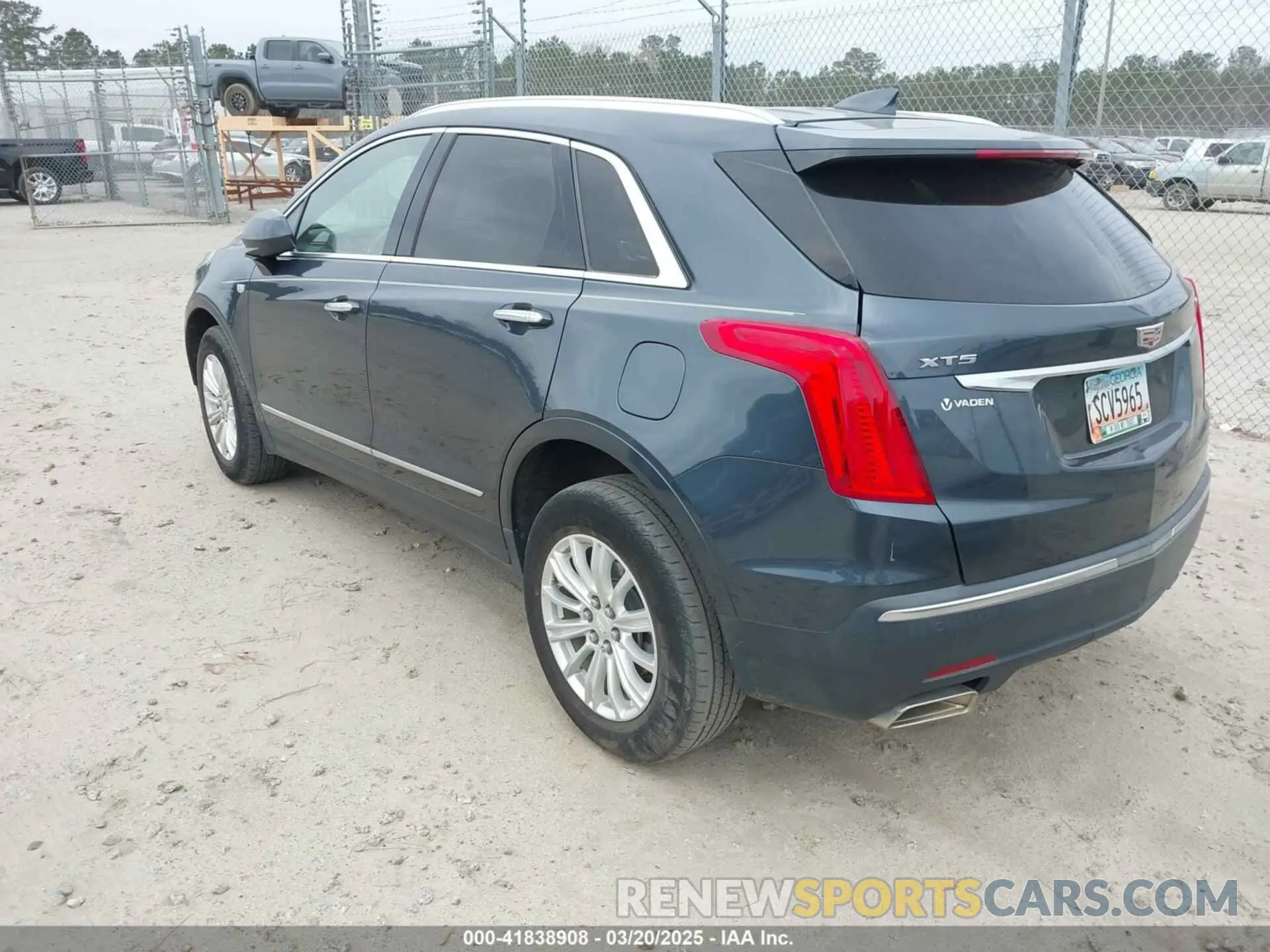 3 Photograph of a damaged car 1GYKNARS5KZ220991 CADILLAC XT5 2019