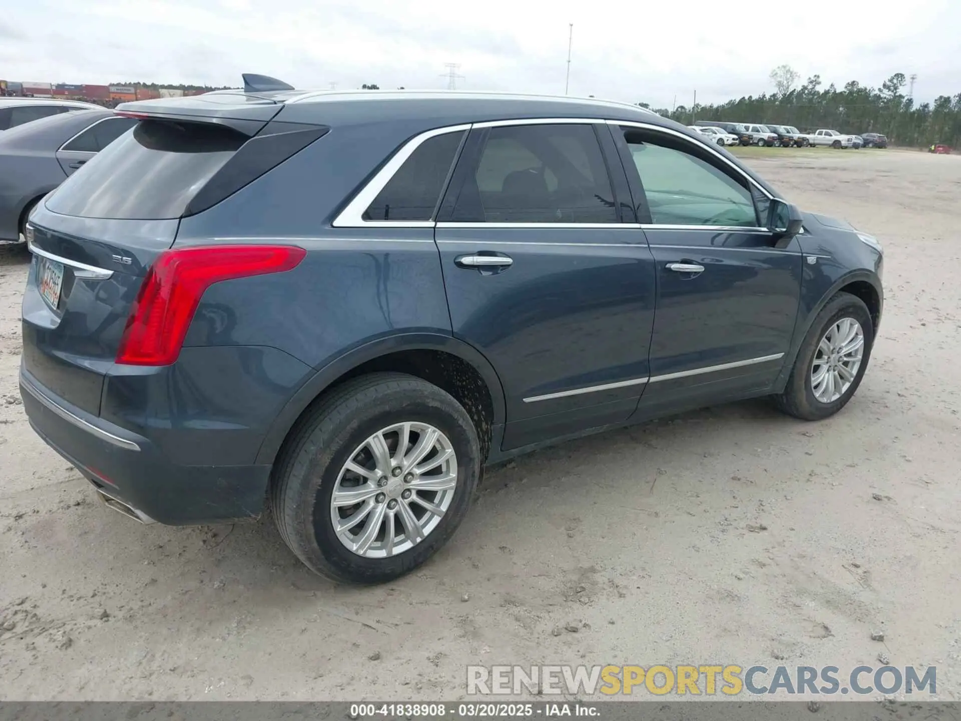 4 Photograph of a damaged car 1GYKNARS5KZ220991 CADILLAC XT5 2019