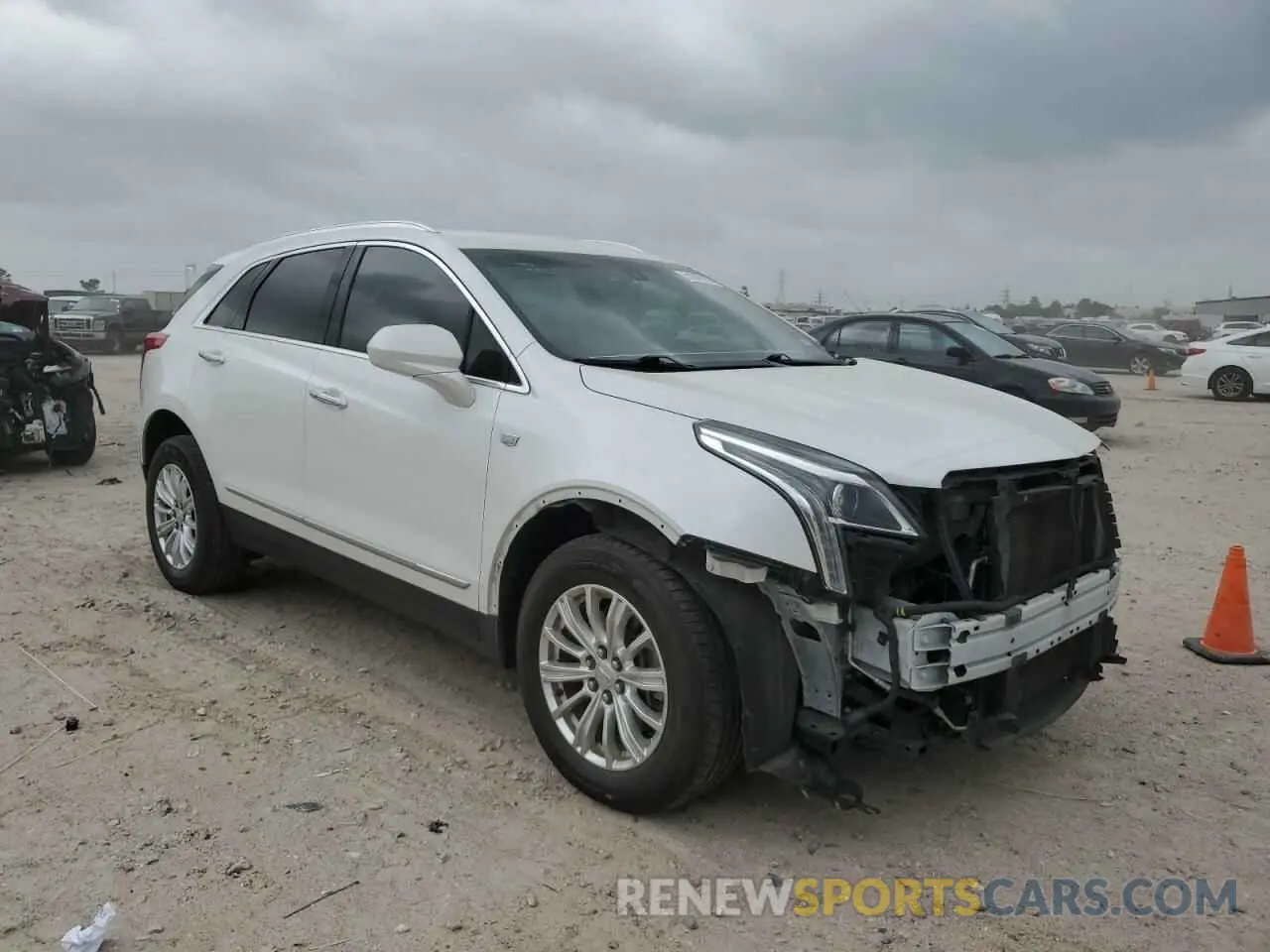 4 Photograph of a damaged car 1GYKNARS8KZ114647 CADILLAC XT5 2019