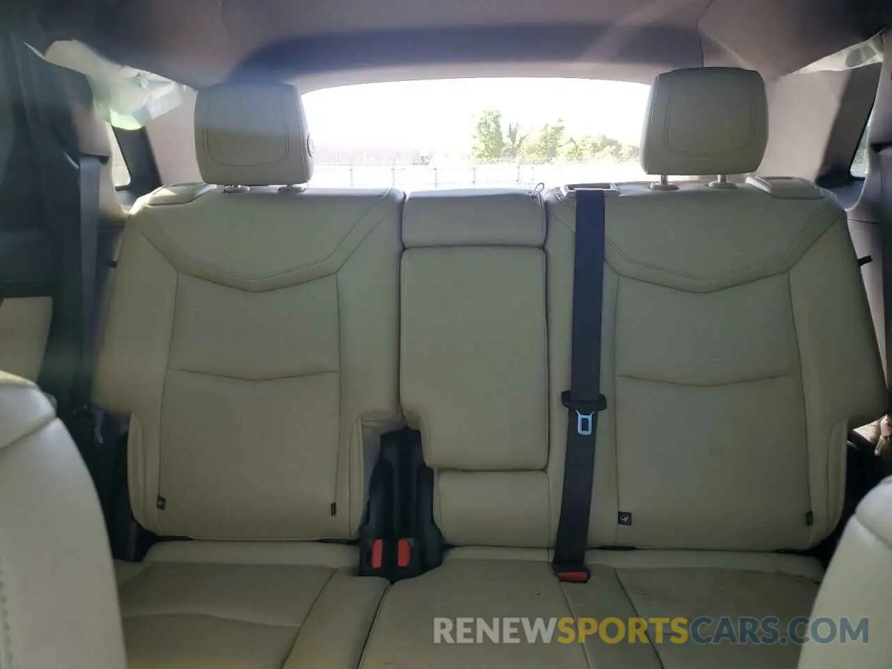 10 Photograph of a damaged car 1GYKNARS8KZ218927 CADILLAC XT5 2019