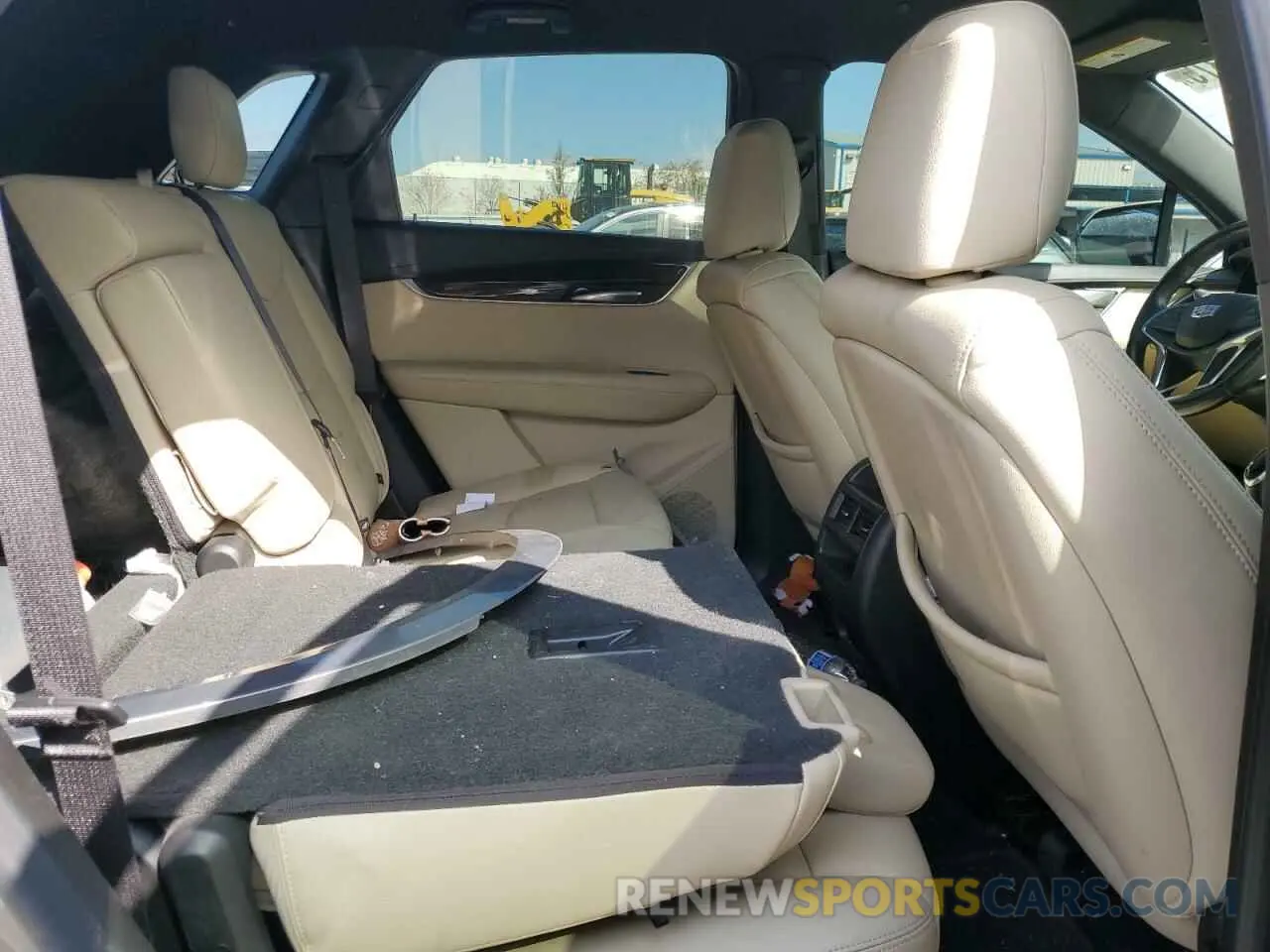 11 Photograph of a damaged car 1GYKNARS8KZ236067 CADILLAC XT5 2019