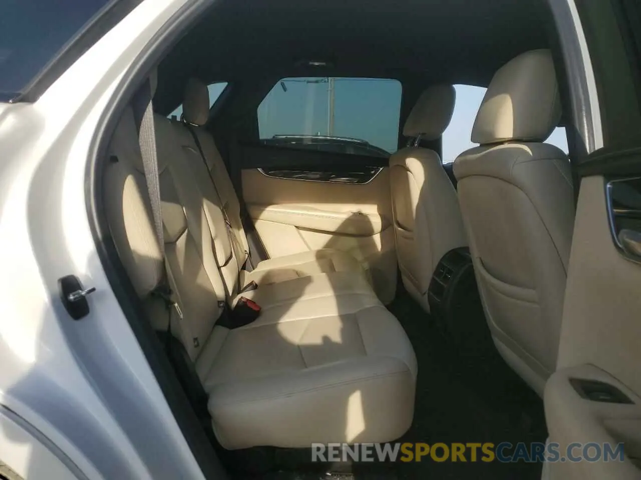 11 Photograph of a damaged car 1GYKNARSXKZ101883 CADILLAC XT5 2019