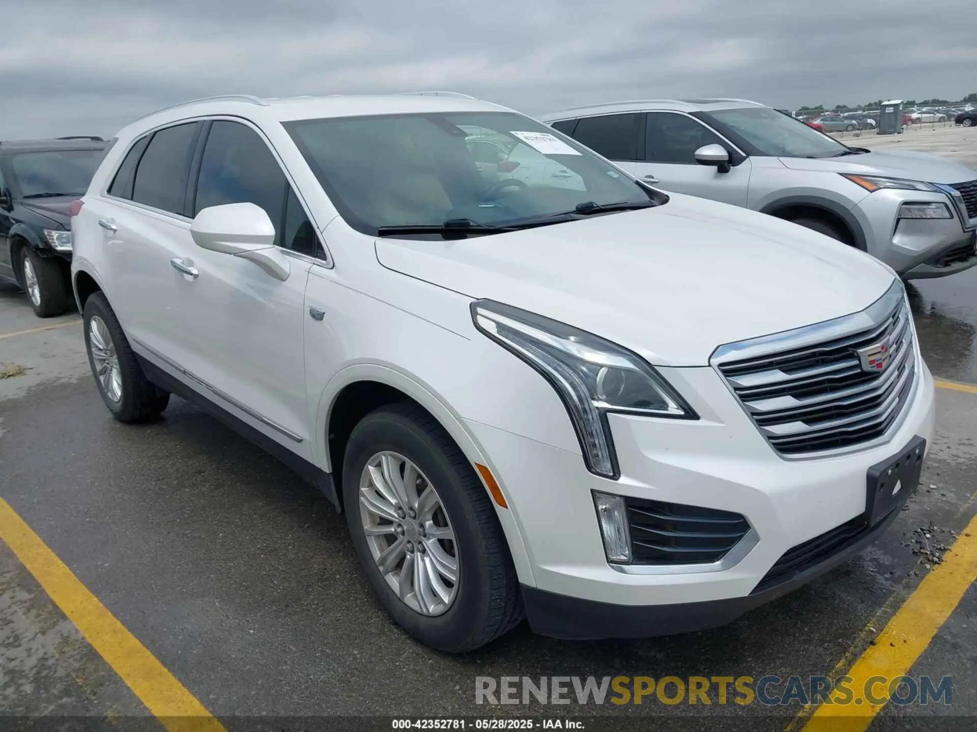 1 Photograph of a damaged car 1GYKNARSXKZ117520 CADILLAC XT5 2019