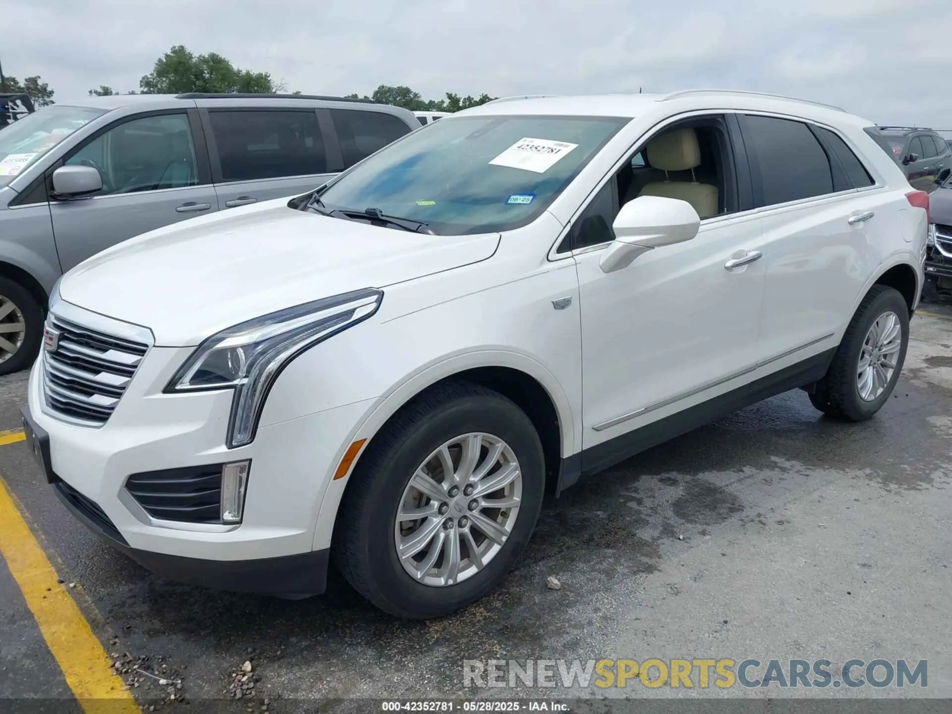 2 Photograph of a damaged car 1GYKNARSXKZ117520 CADILLAC XT5 2019