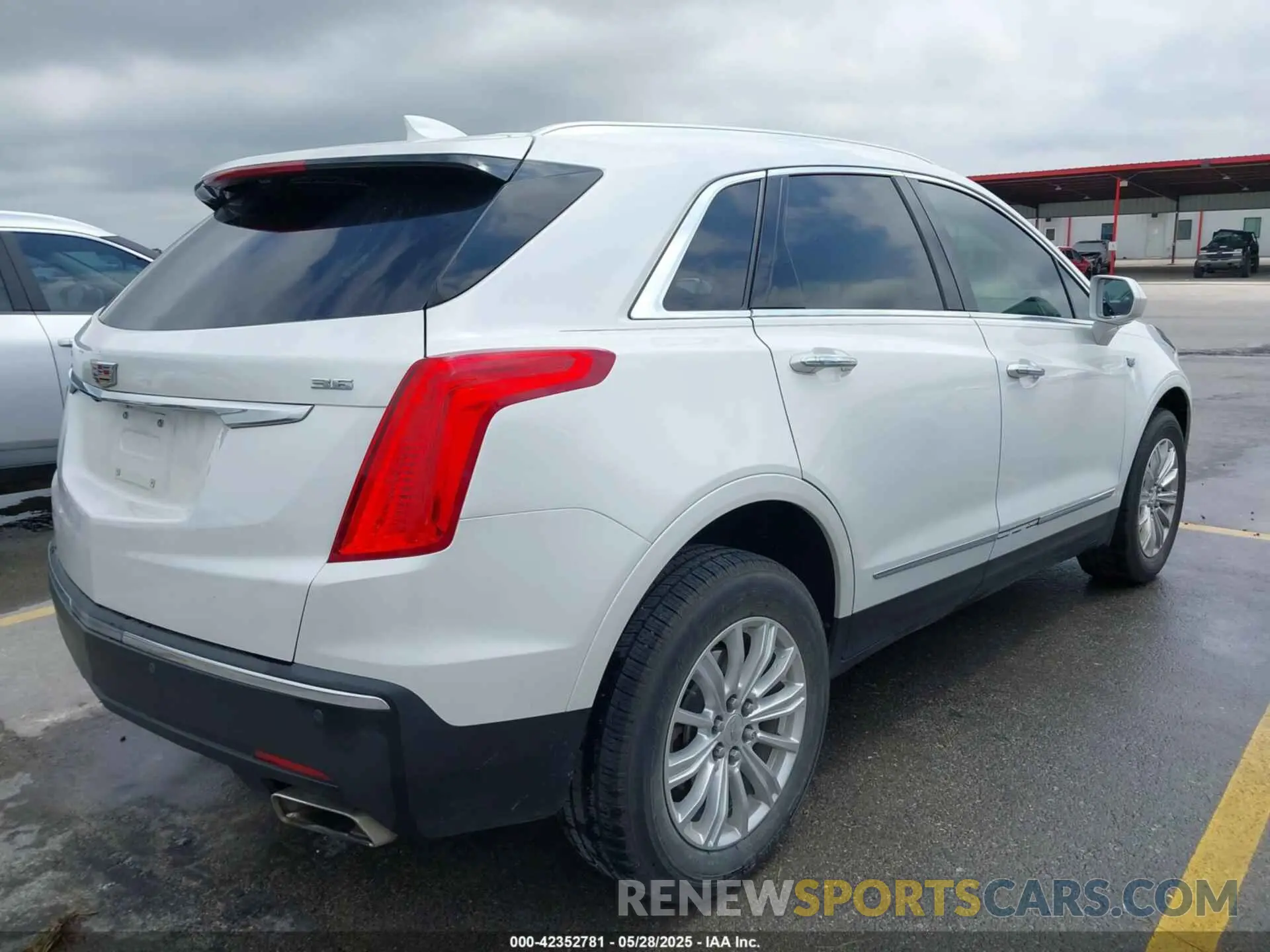4 Photograph of a damaged car 1GYKNARSXKZ117520 CADILLAC XT5 2019