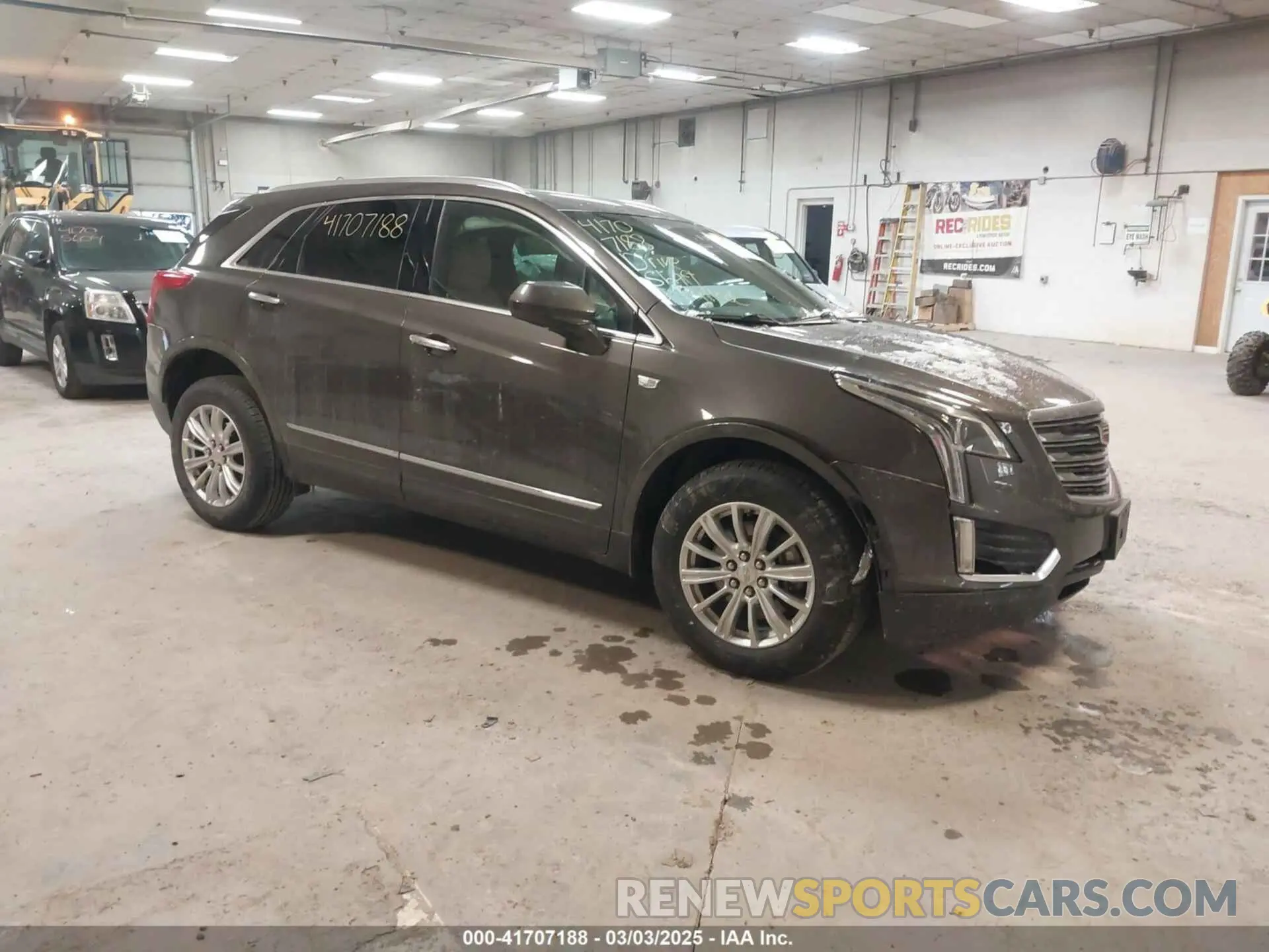 1 Photograph of a damaged car 1GYKNBRS6KZ199736 CADILLAC XT5 2019