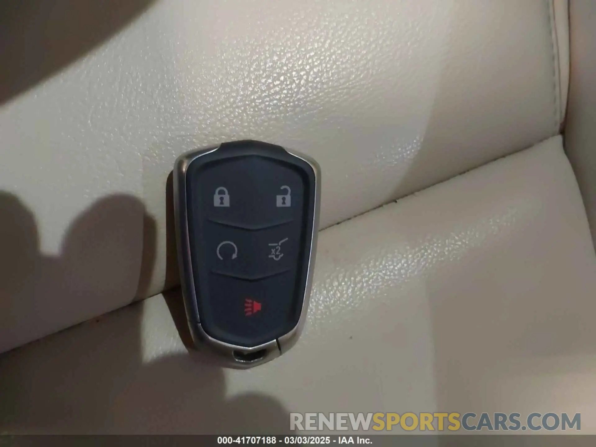 11 Photograph of a damaged car 1GYKNBRS6KZ199736 CADILLAC XT5 2019