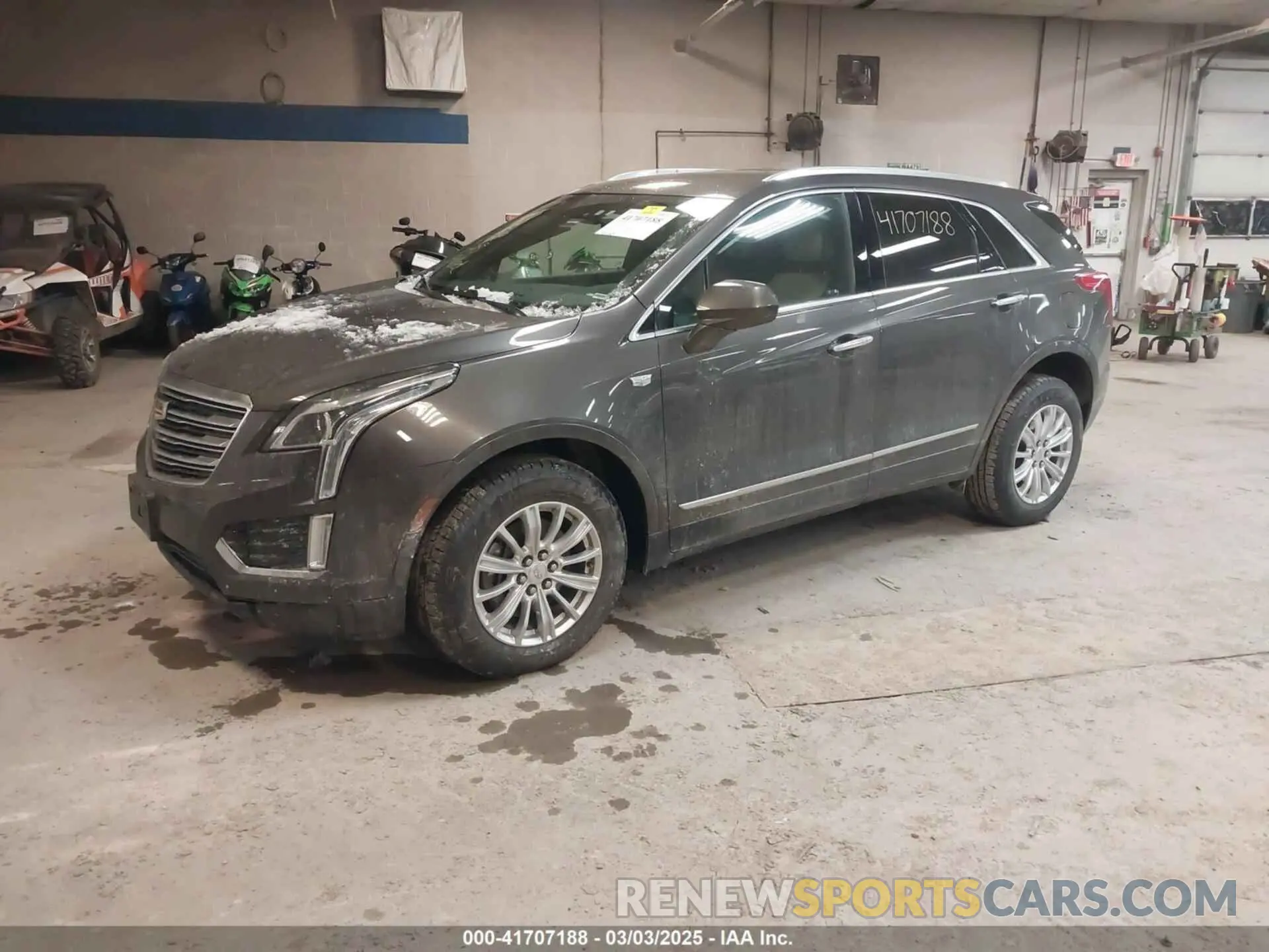 2 Photograph of a damaged car 1GYKNBRS6KZ199736 CADILLAC XT5 2019