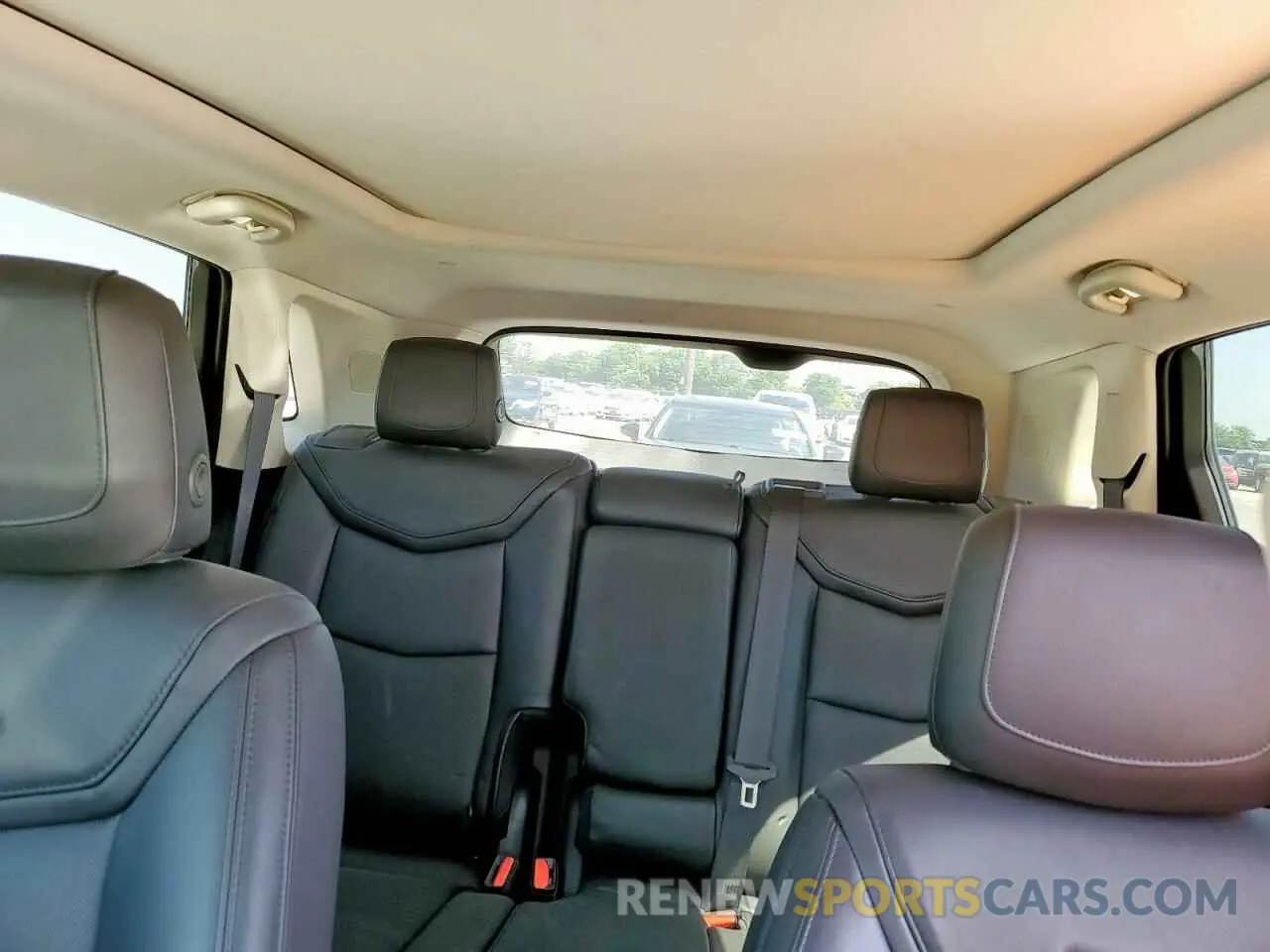 10 Photograph of a damaged car 1GYKNCRS0KZ112080 CADILLAC XT5 2019