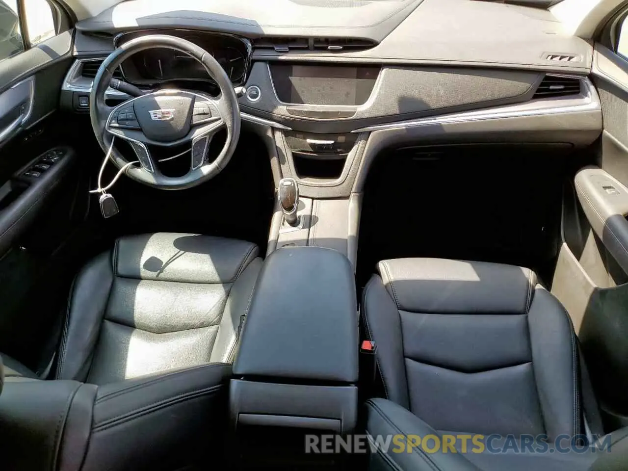 8 Photograph of a damaged car 1GYKNCRS0KZ112080 CADILLAC XT5 2019