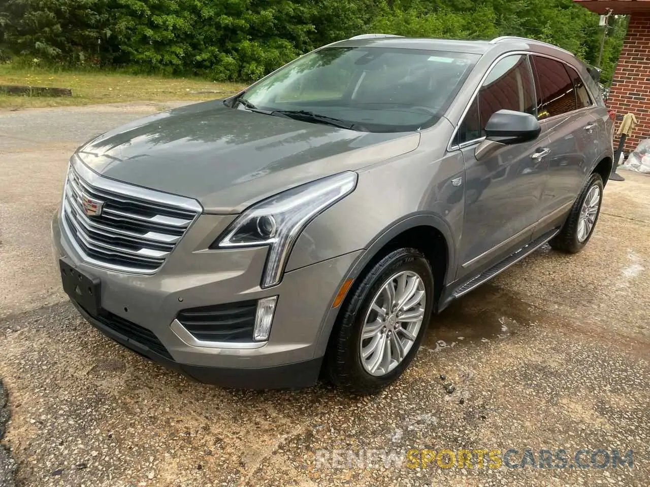 2 Photograph of a damaged car 1GYKNCRS0KZ206086 CADILLAC XT5 2019