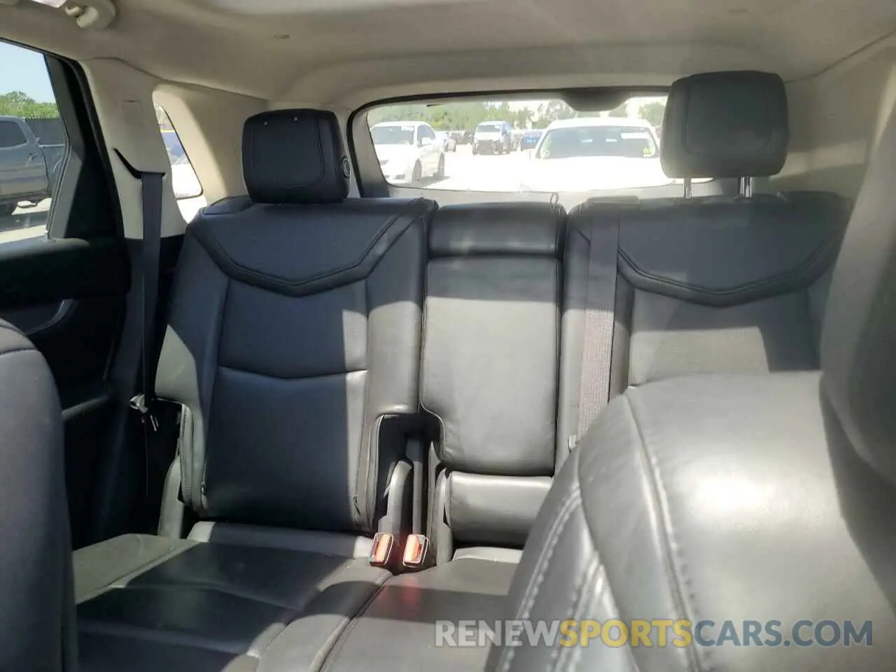 10 Photograph of a damaged car 1GYKNCRS1KZ219624 CADILLAC XT5 2019