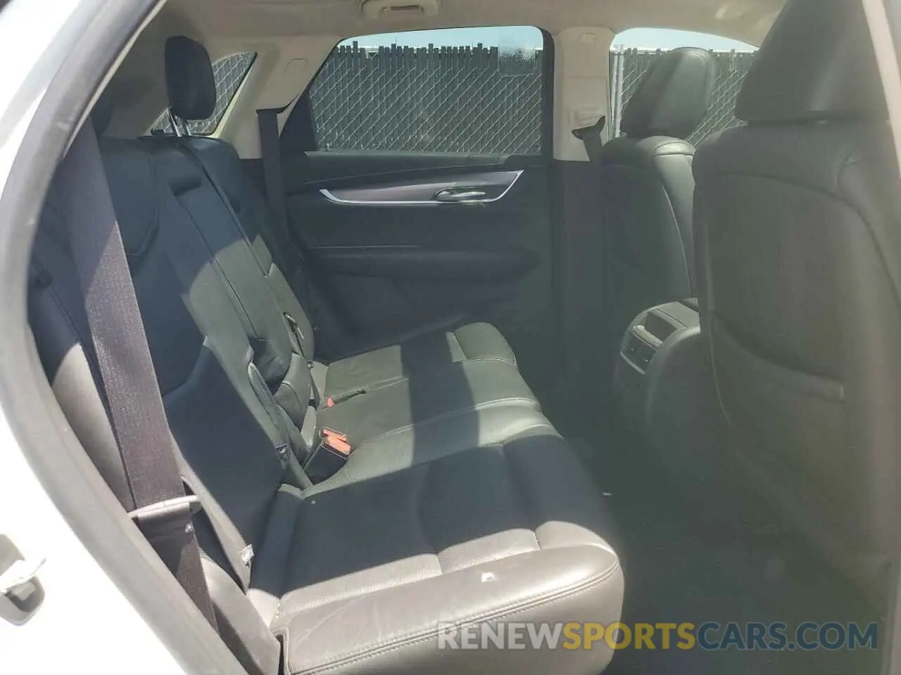 11 Photograph of a damaged car 1GYKNCRS1KZ219624 CADILLAC XT5 2019