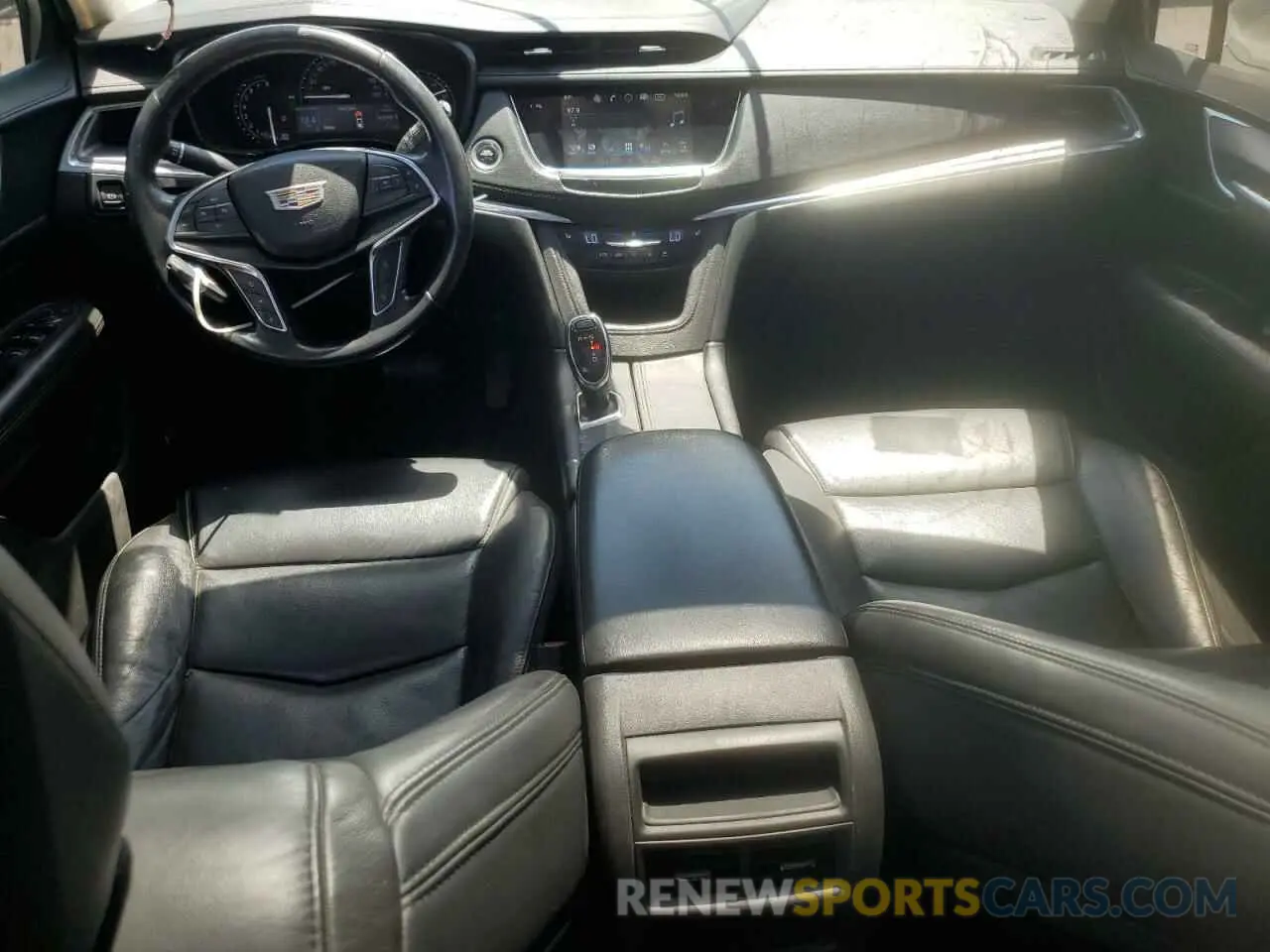 8 Photograph of a damaged car 1GYKNCRS1KZ219624 CADILLAC XT5 2019