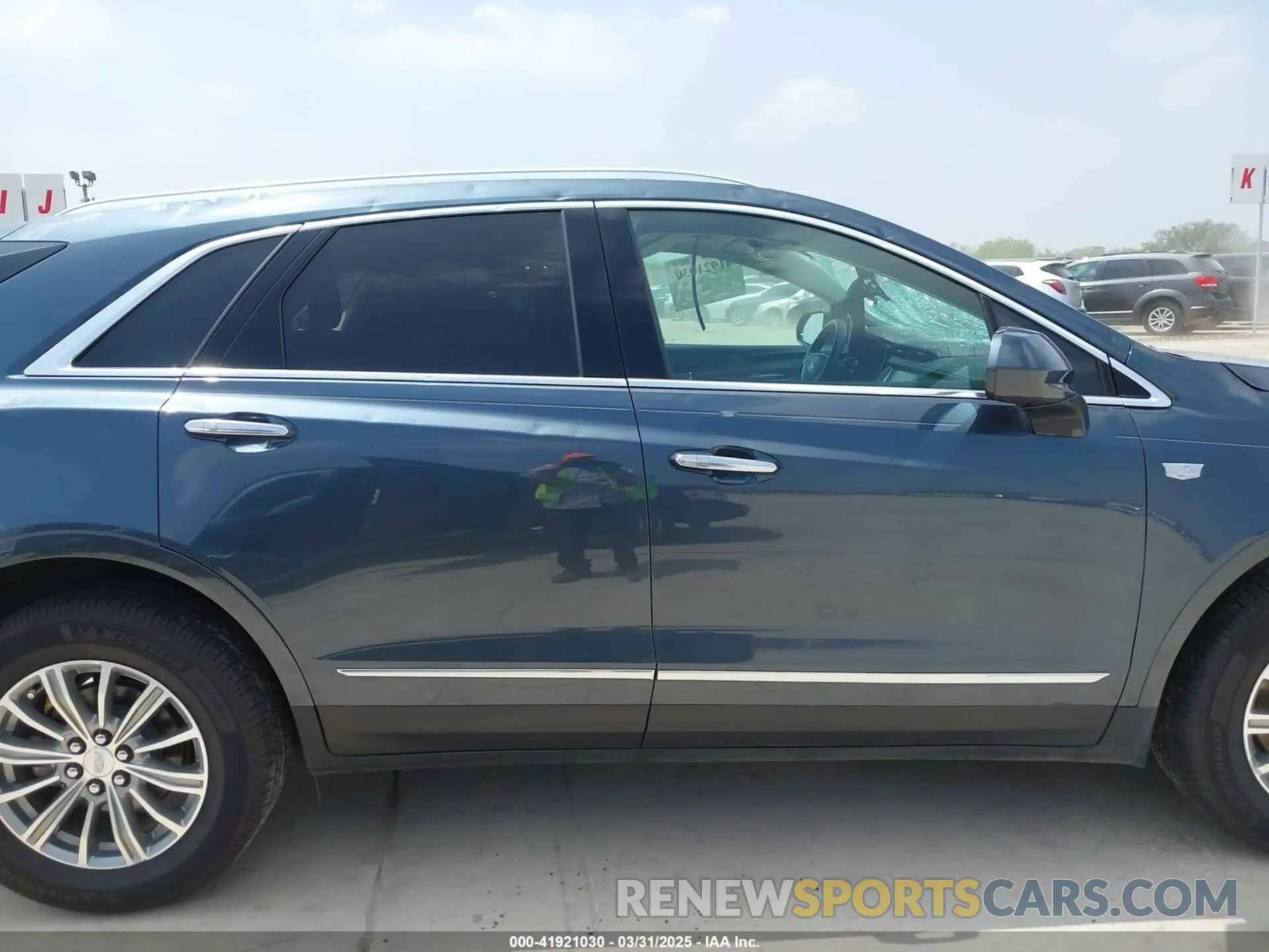 13 Photograph of a damaged car 1GYKNCRS1KZ259282 CADILLAC XT5 2019