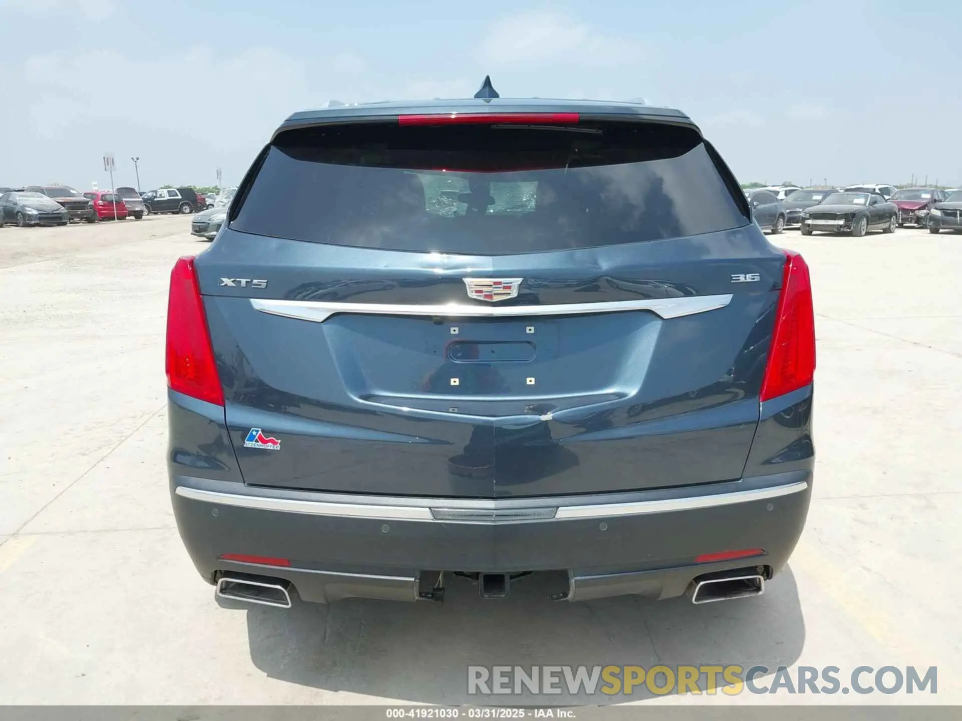 16 Photograph of a damaged car 1GYKNCRS1KZ259282 CADILLAC XT5 2019