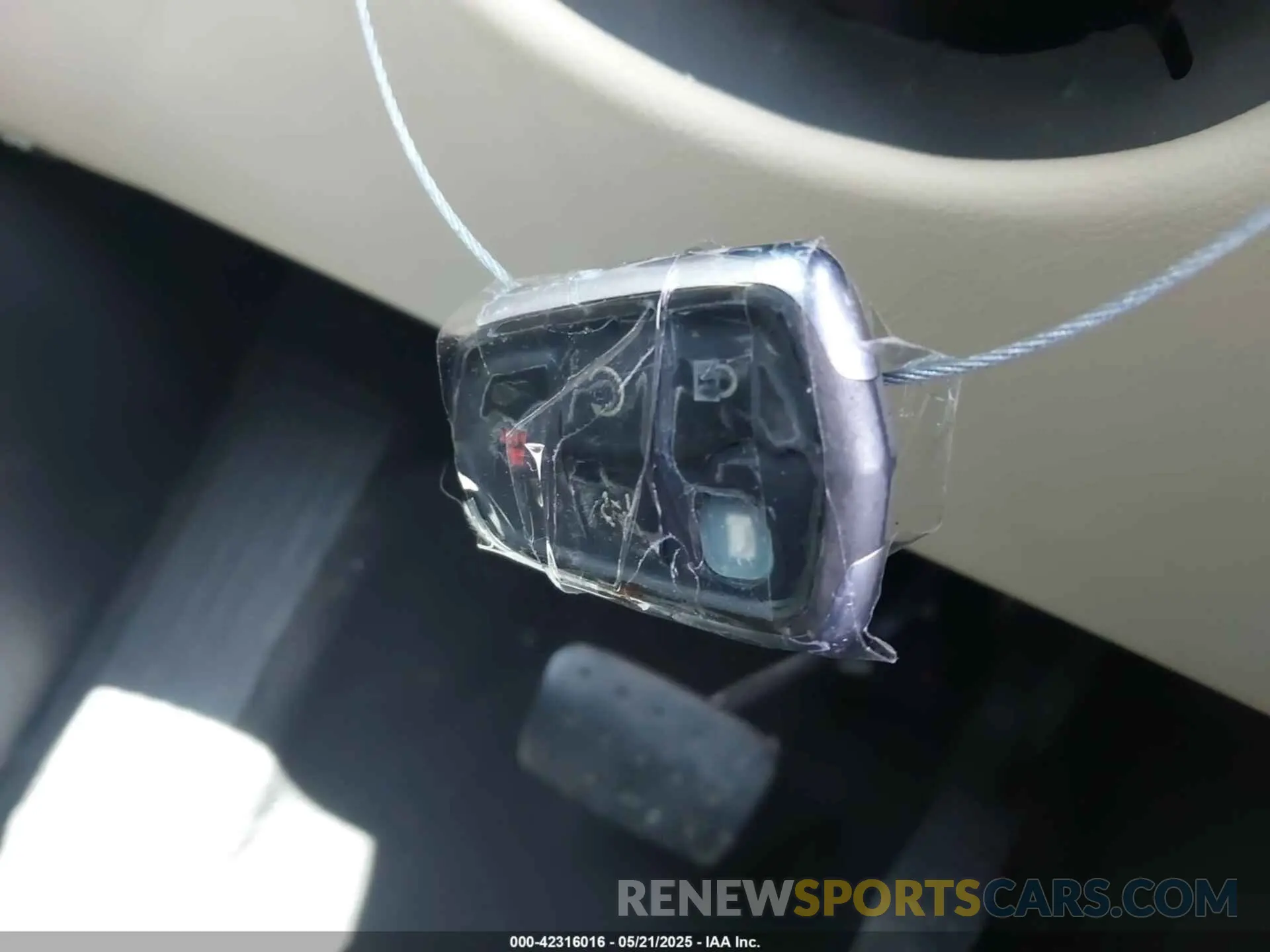 11 Photograph of a damaged car 1GYKNCRS2KZ150054 CADILLAC XT5 2019