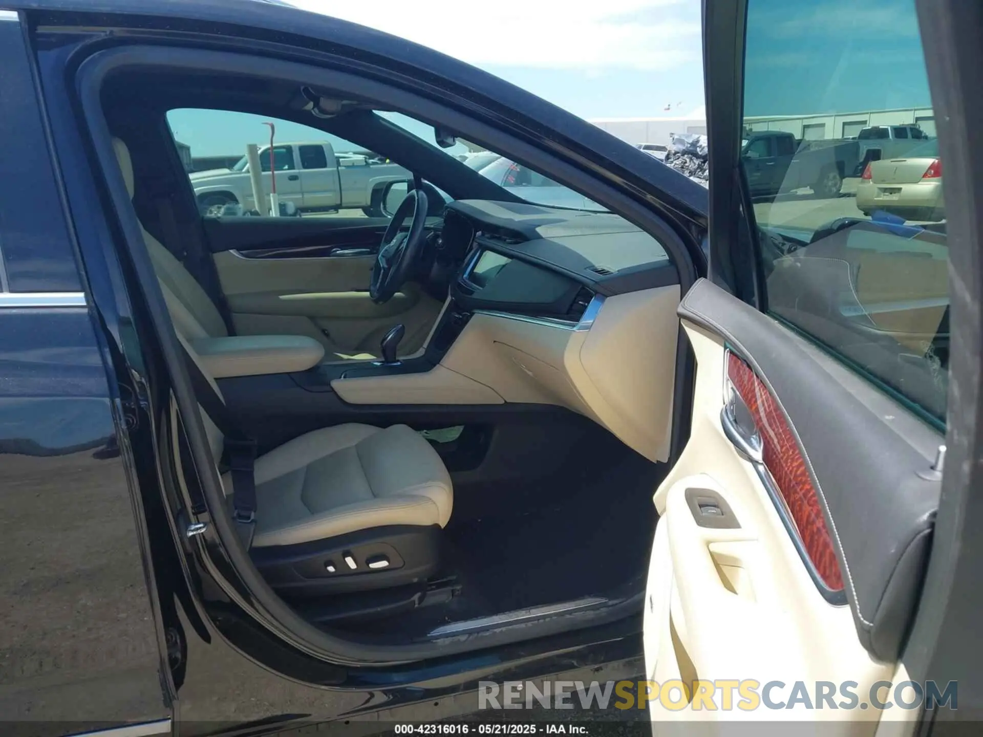 5 Photograph of a damaged car 1GYKNCRS2KZ150054 CADILLAC XT5 2019
