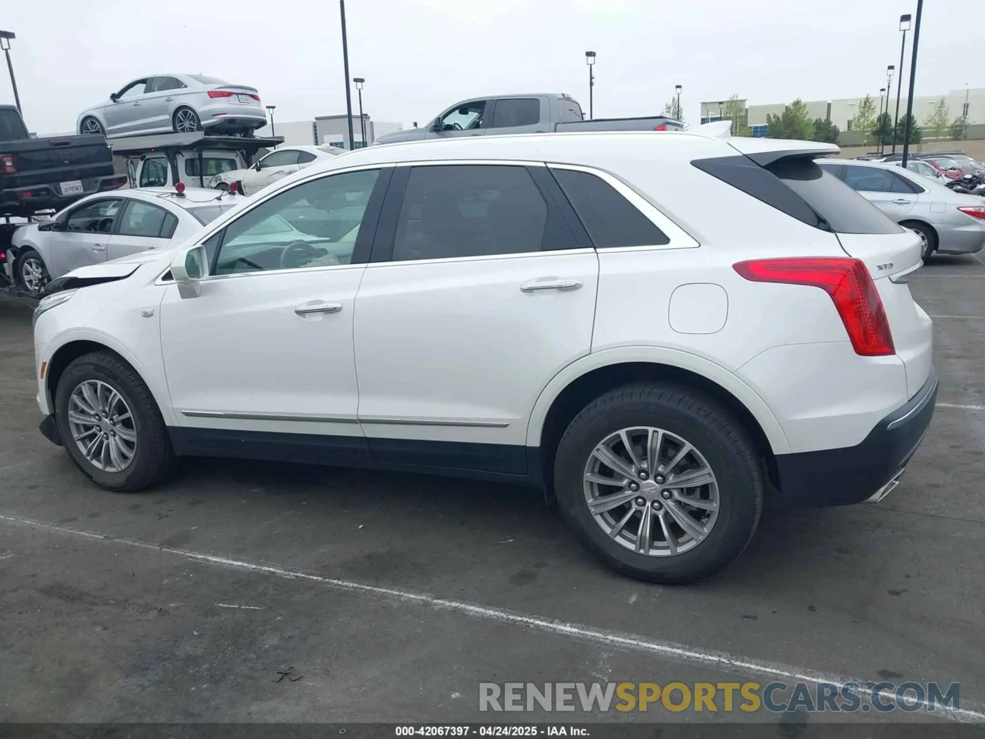 15 Photograph of a damaged car 1GYKNCRS2KZ158560 CADILLAC XT5 2019