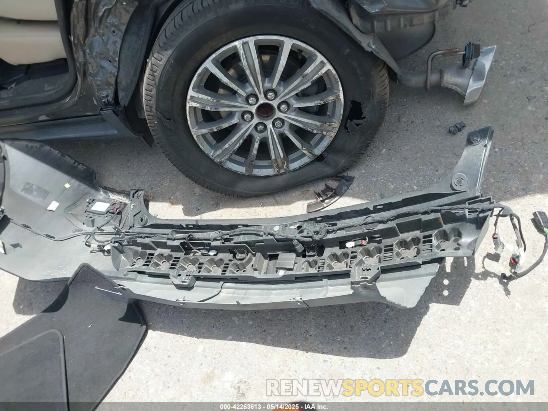 12 Photograph of a damaged car 1GYKNCRS2KZ210656 CADILLAC XT5 2019