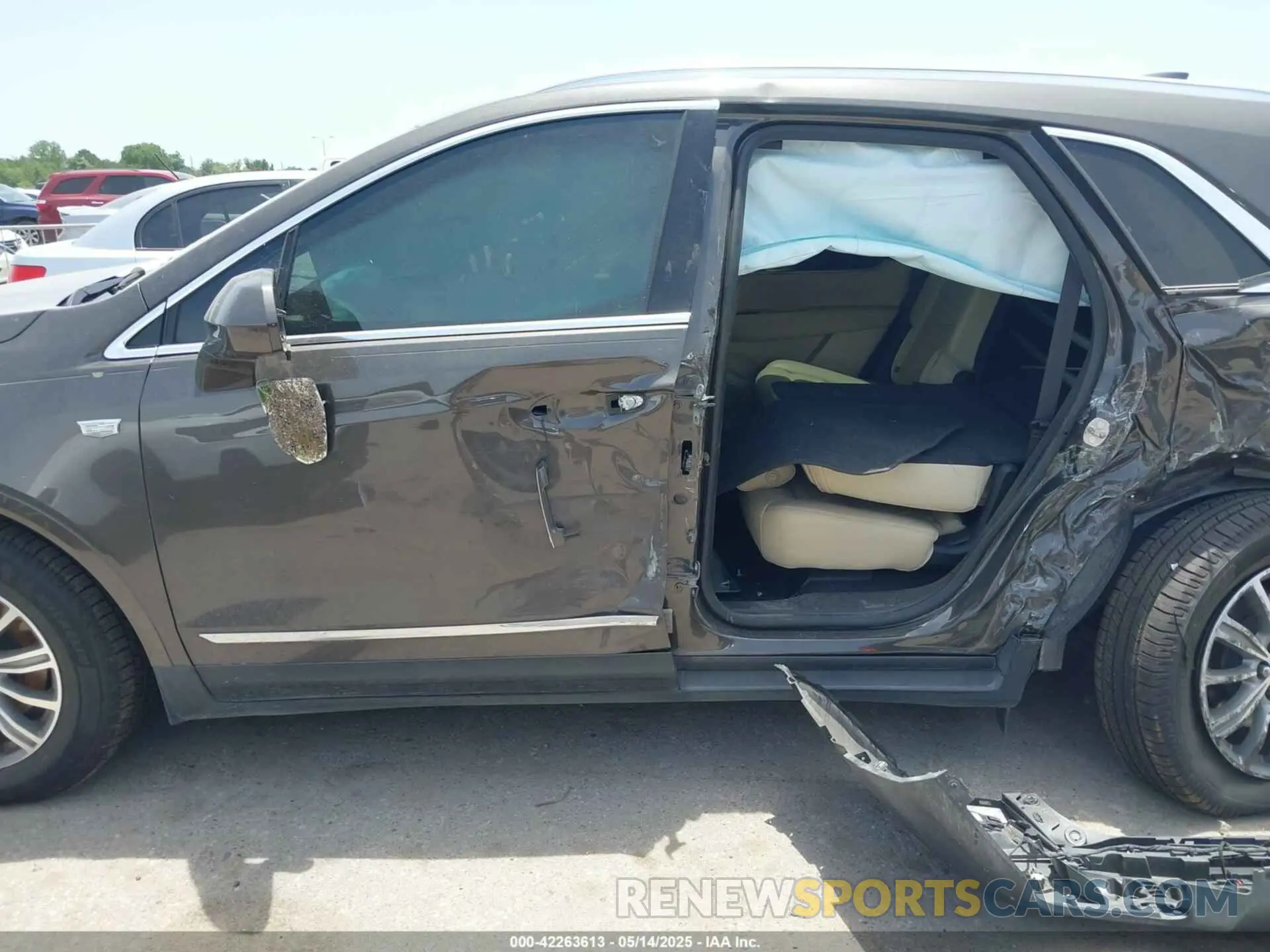 15 Photograph of a damaged car 1GYKNCRS2KZ210656 CADILLAC XT5 2019