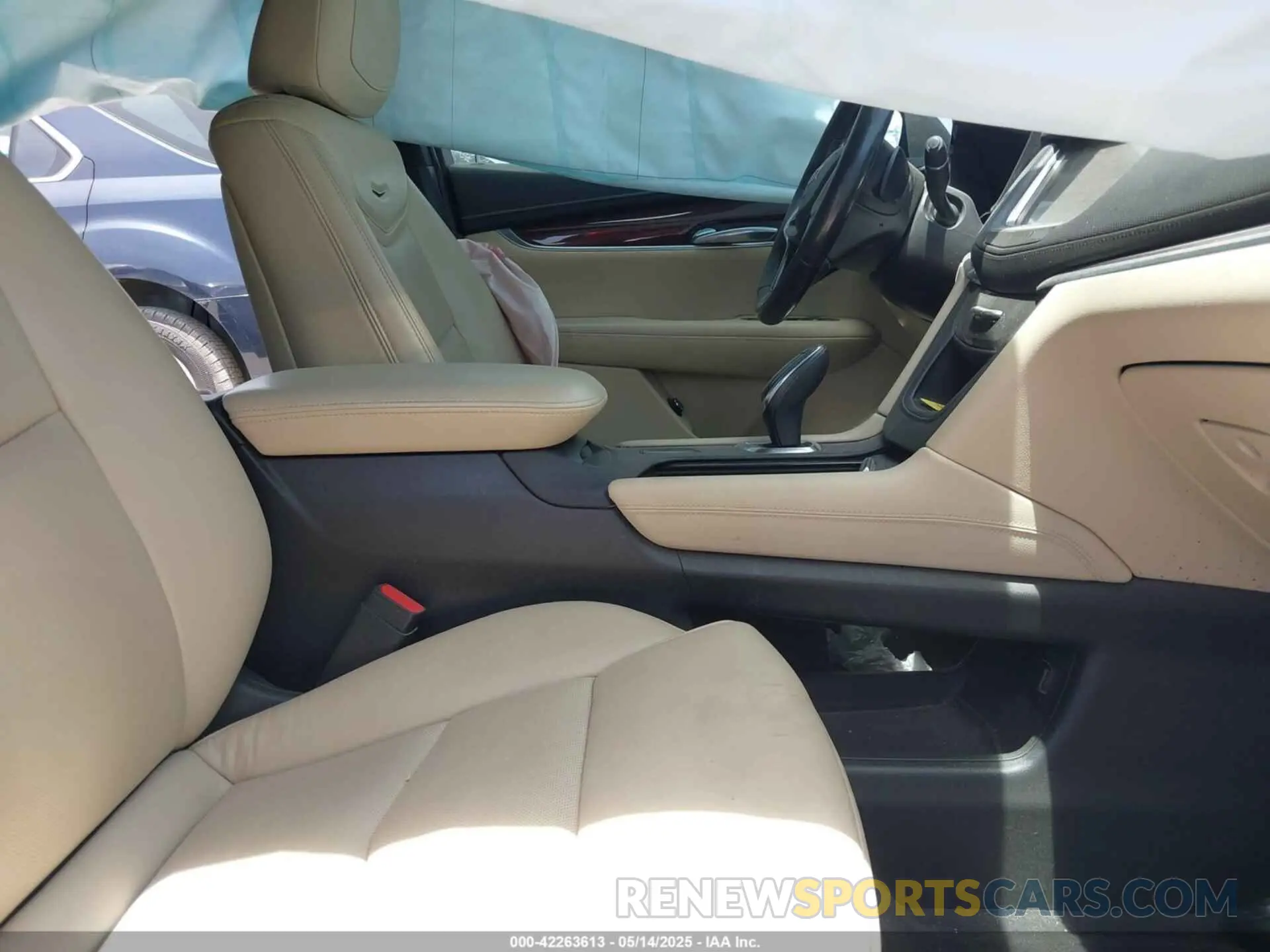 5 Photograph of a damaged car 1GYKNCRS2KZ210656 CADILLAC XT5 2019