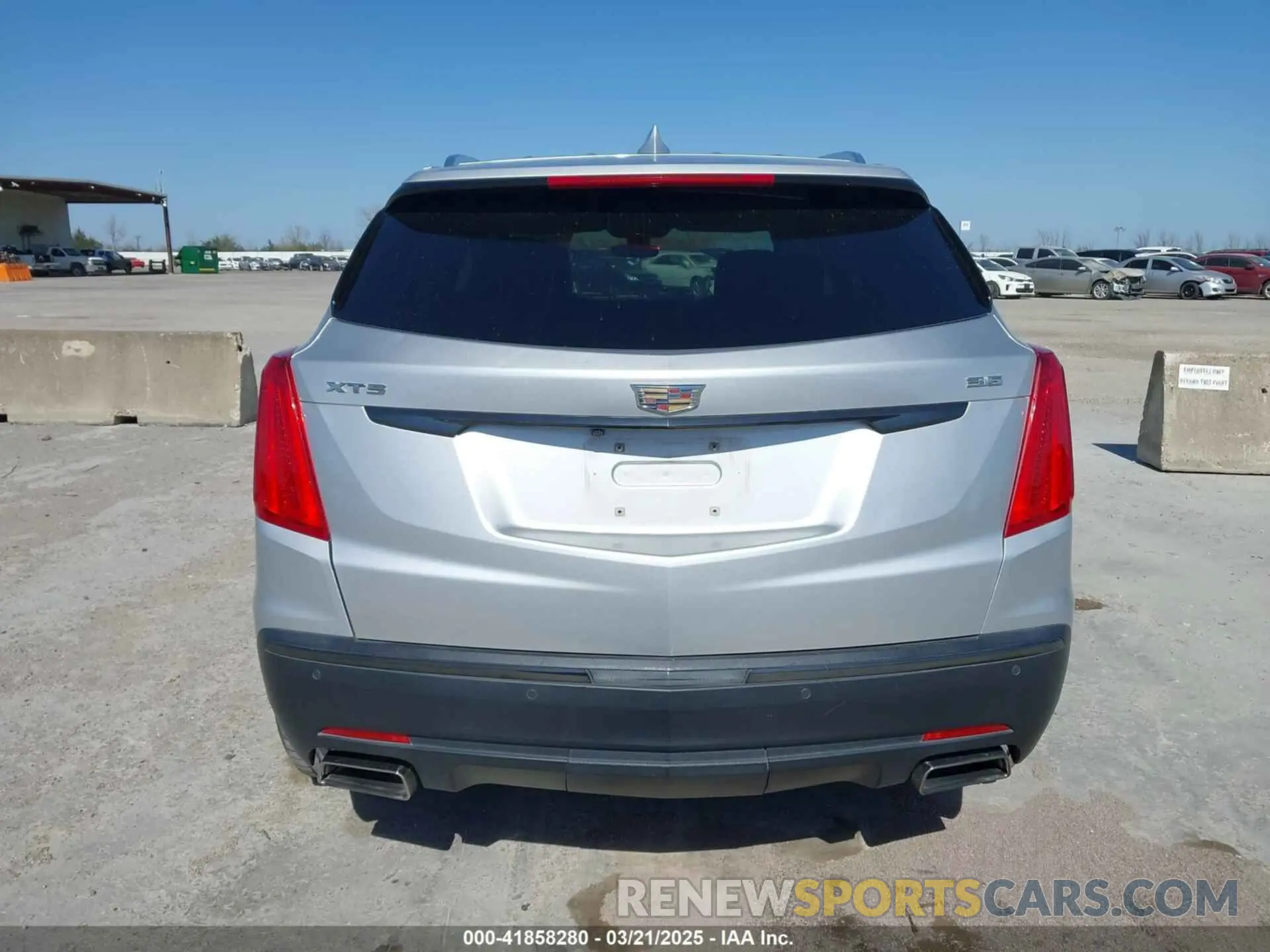 16 Photograph of a damaged car 1GYKNCRS3KZ100411 CADILLAC XT5 2019