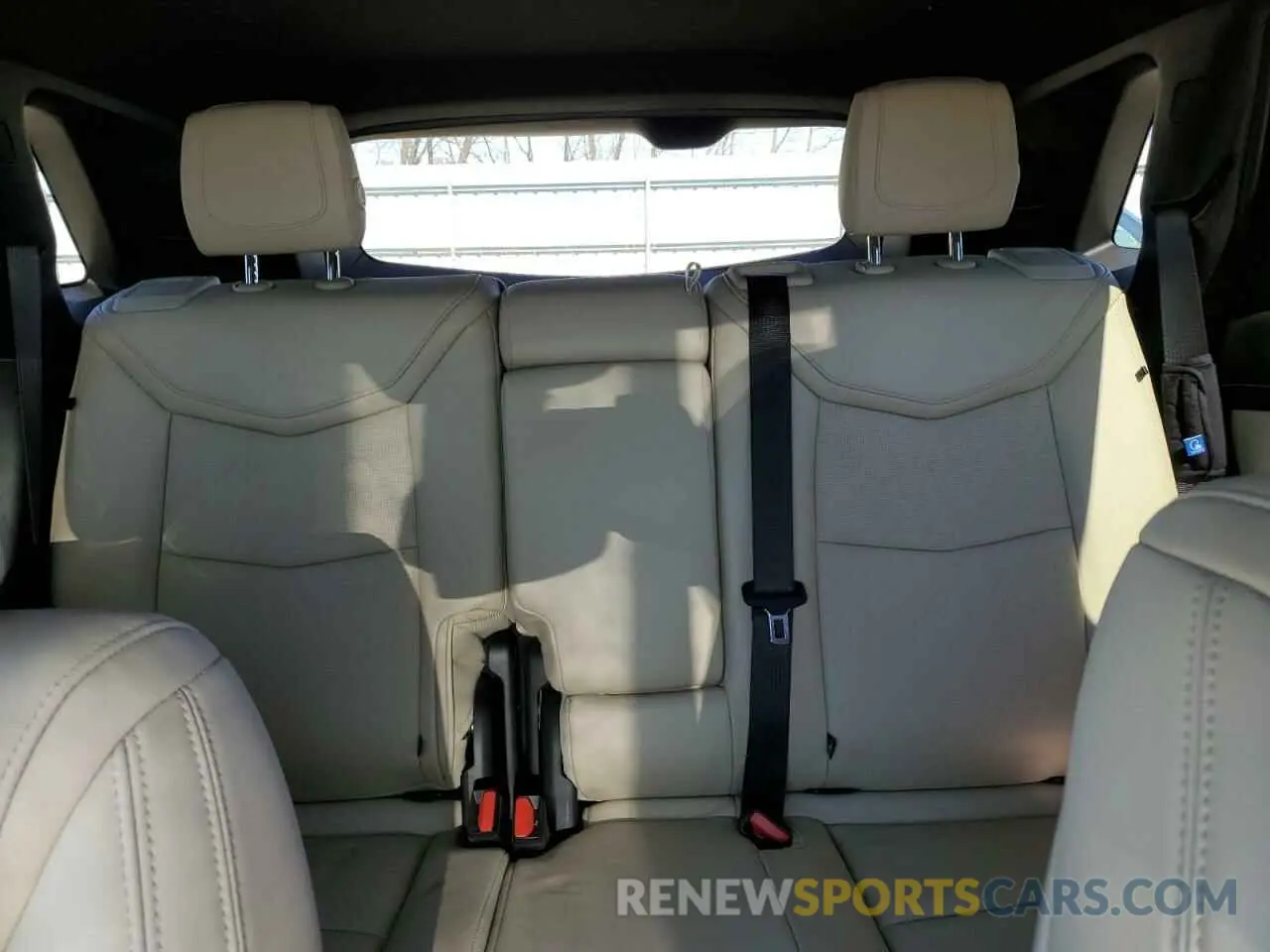 10 Photograph of a damaged car 1GYKNCRS4KZ145535 CADILLAC XT5 2019