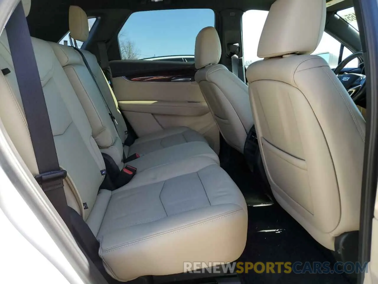 11 Photograph of a damaged car 1GYKNCRS4KZ145535 CADILLAC XT5 2019