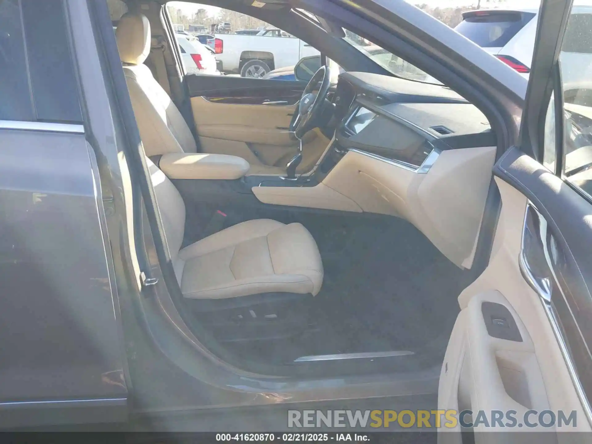 5 Photograph of a damaged car 1GYKNCRS4KZ263519 CADILLAC XT5 2019