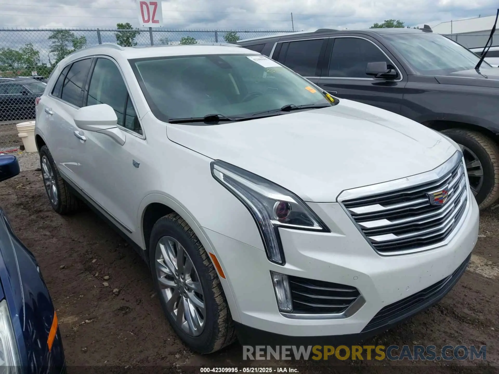 1 Photograph of a damaged car 1GYKNCRS5KZ102659 CADILLAC XT5 2019