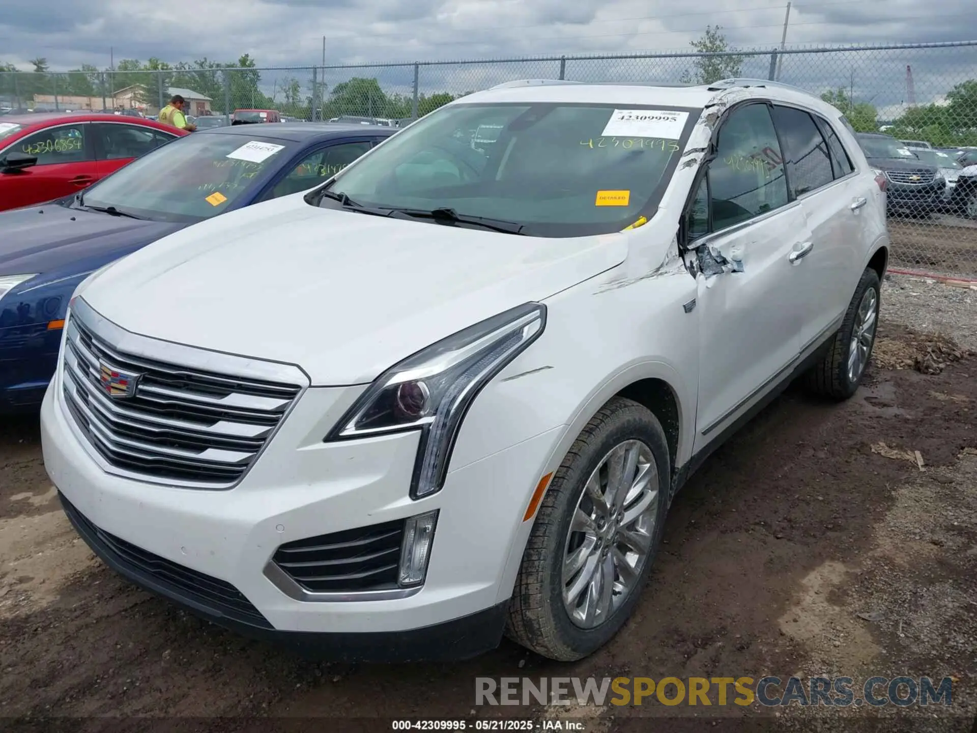 2 Photograph of a damaged car 1GYKNCRS5KZ102659 CADILLAC XT5 2019